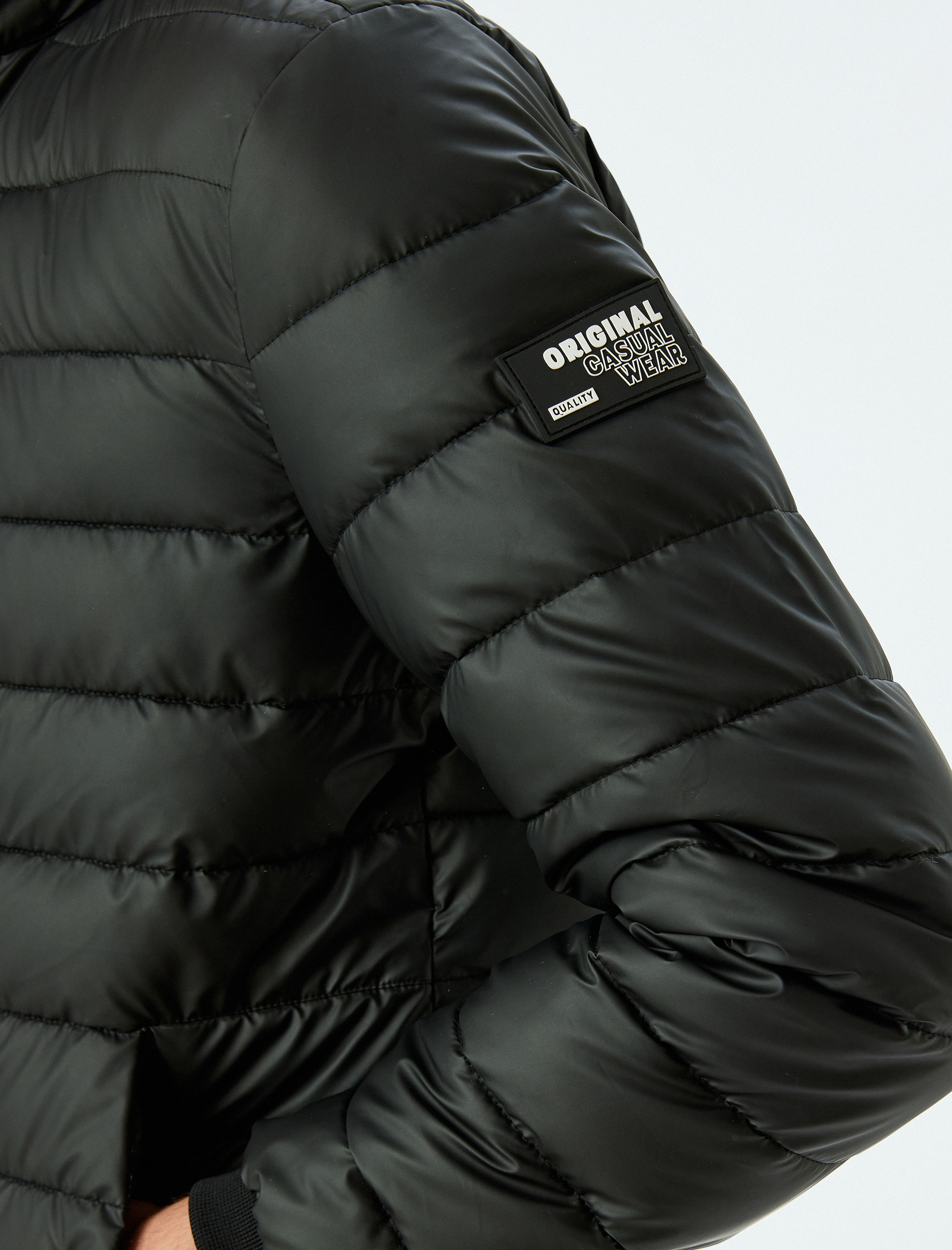   Dik Yaka Etiket Detaylı Lateks Kumaş Slim Fit Şişme Ceket