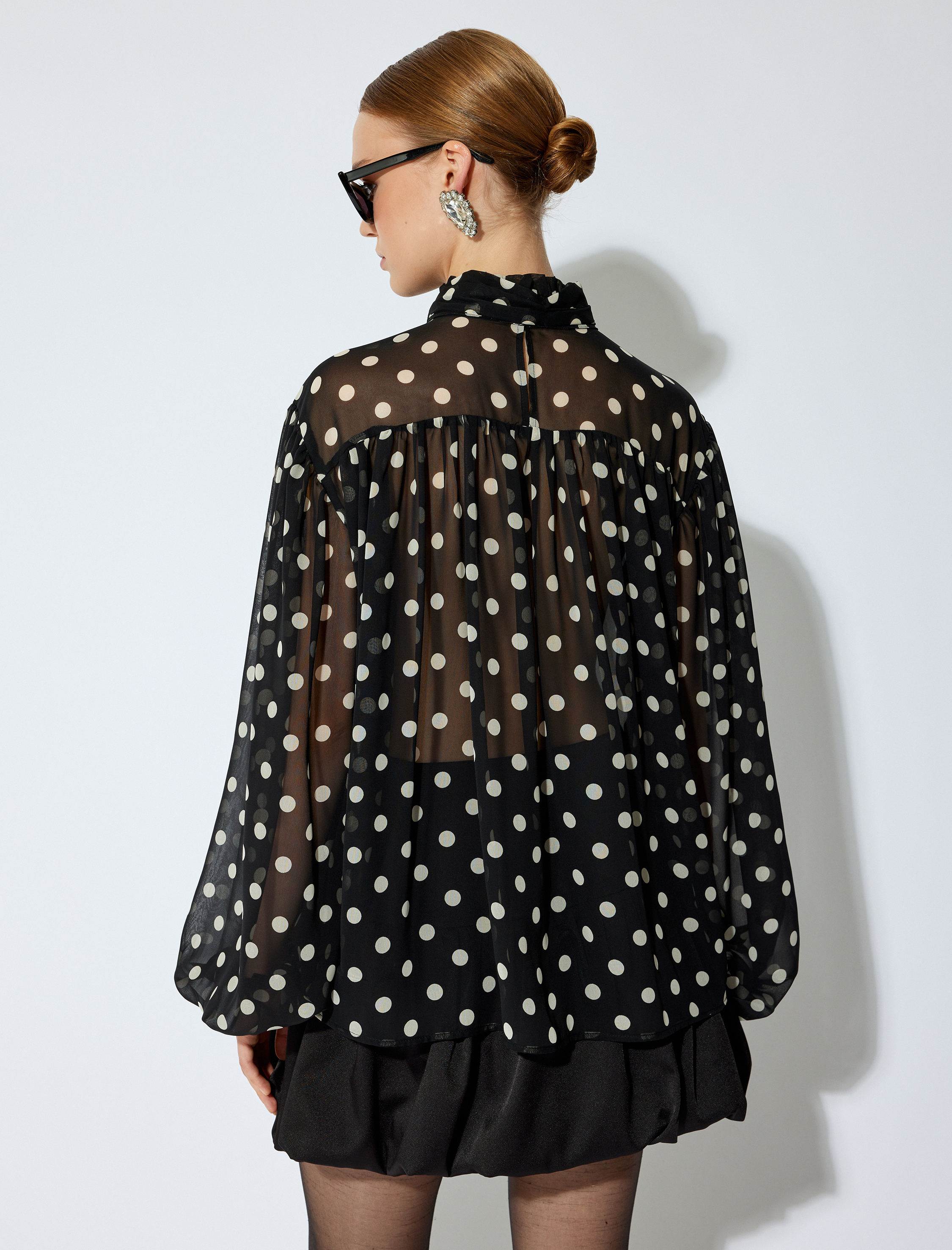   Koton X Sibil Çetinkaya - Transparan Uzun Kollu Şal Yaka Puantiyeli Şifon Bluz