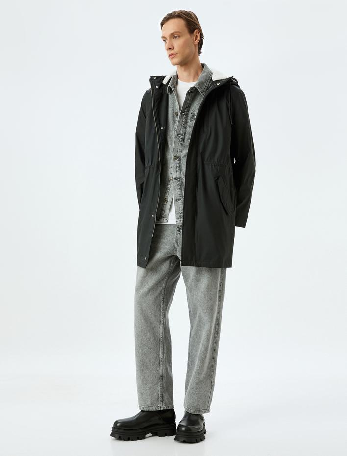  Kapşonlu Slim Fit Fermuarlı Suni Deri Yağmurluk