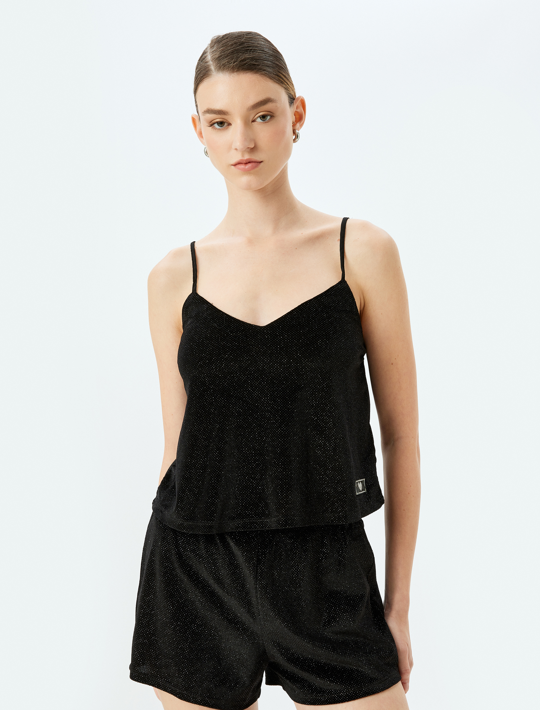   Parıltılı İnce Askılı Pijama Üstü