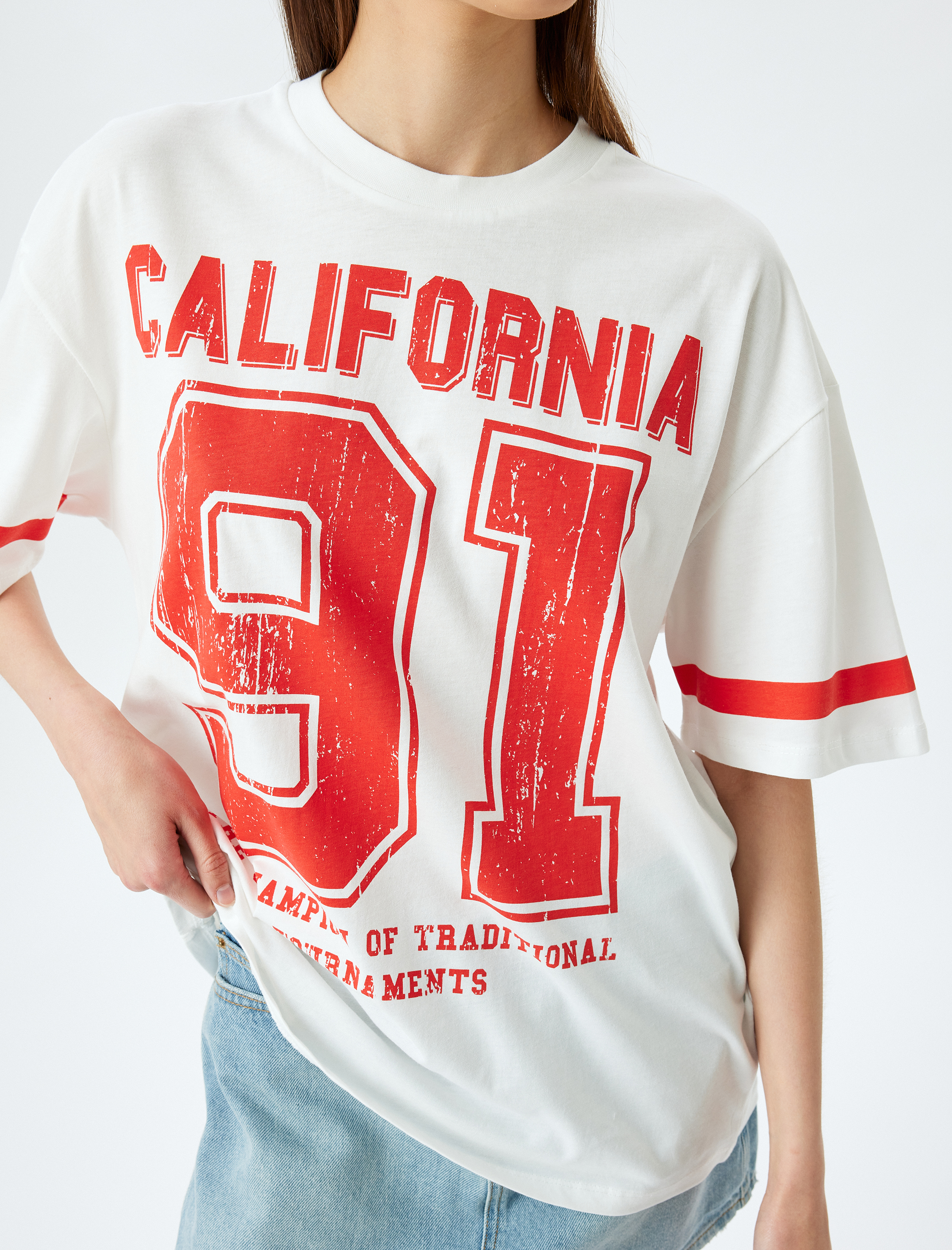   Oversize Kolej Baskılı Biyeli Yarım Kollu Bisiklet Yaka Tişört