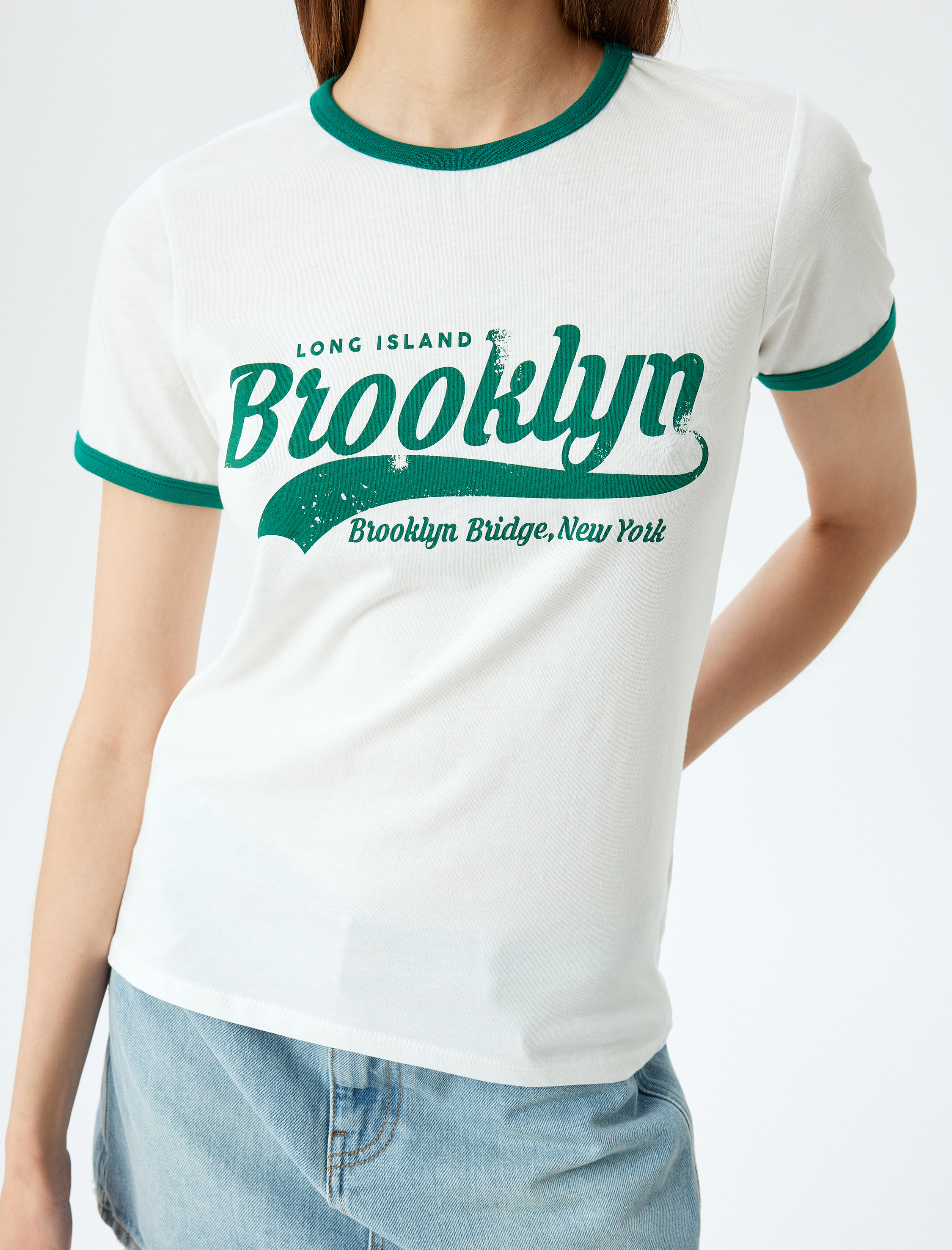 Kolej Baskılı Biyeli Kısa Kollu Bisiklet Yaka Tişört