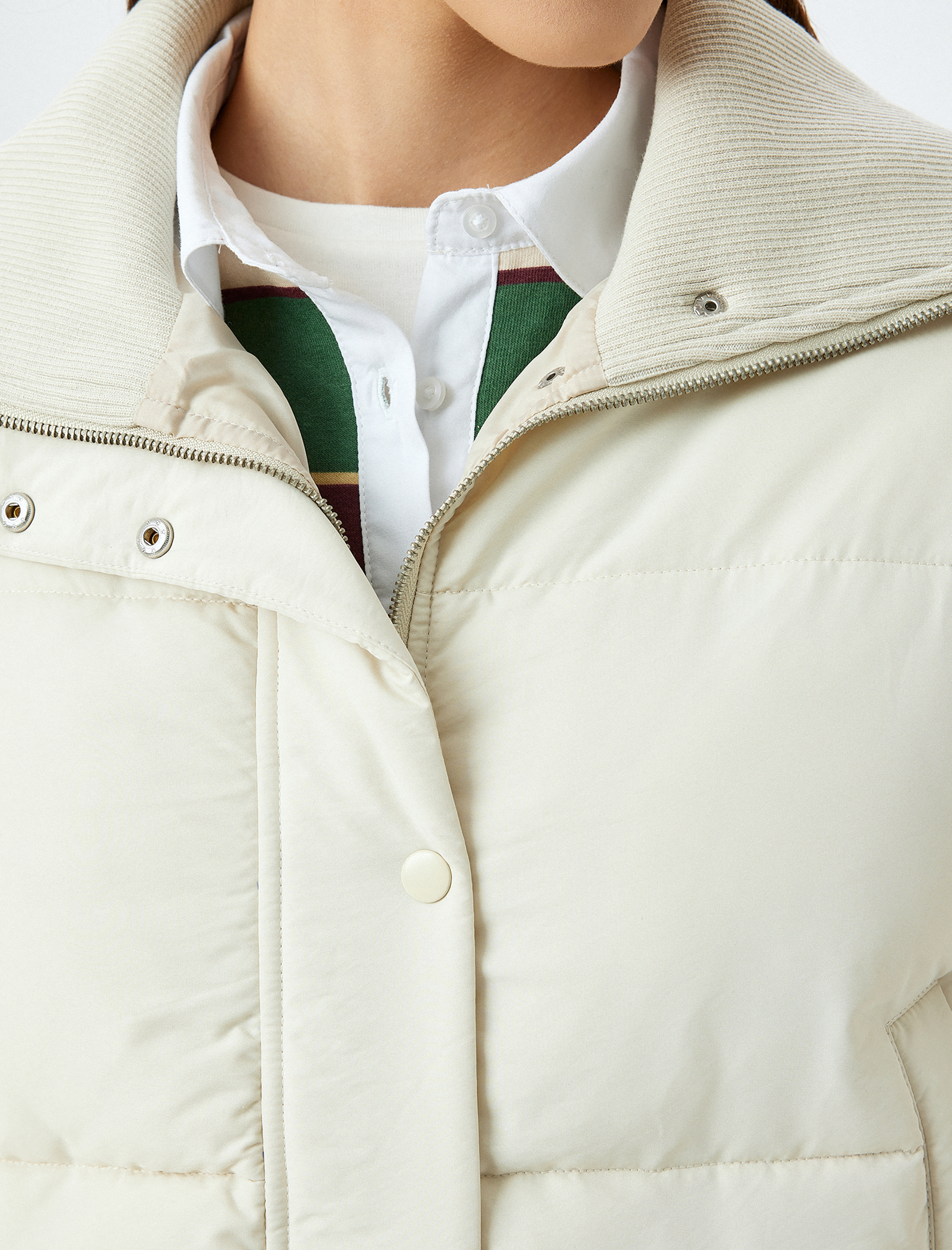 Dik Yaka Ribanalı Fermuarlı Çıtçıt Düğmeli Cepli Şişme Mont