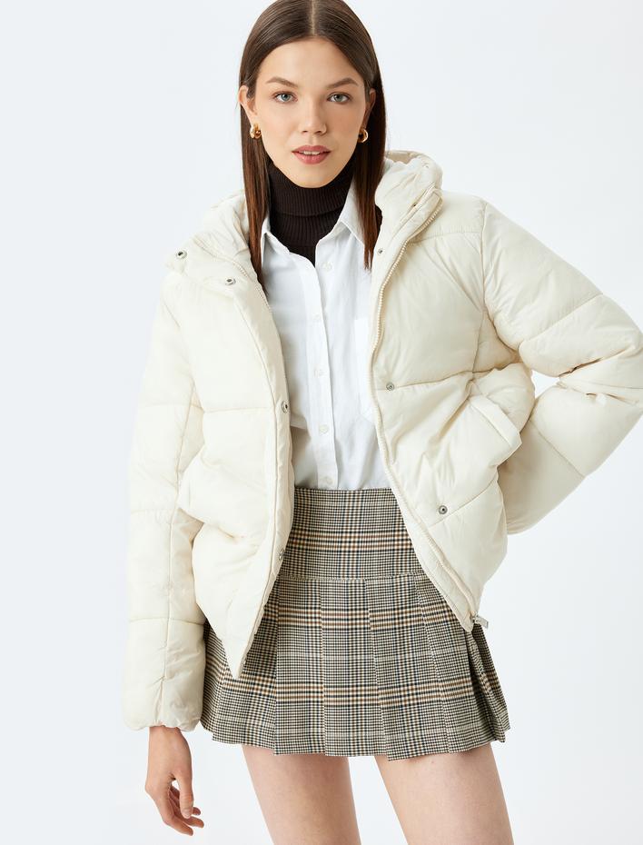  Şişme Mont Kapüşonlu Fermuarlı Cep Detaylı Çıtçıt Düğmeli