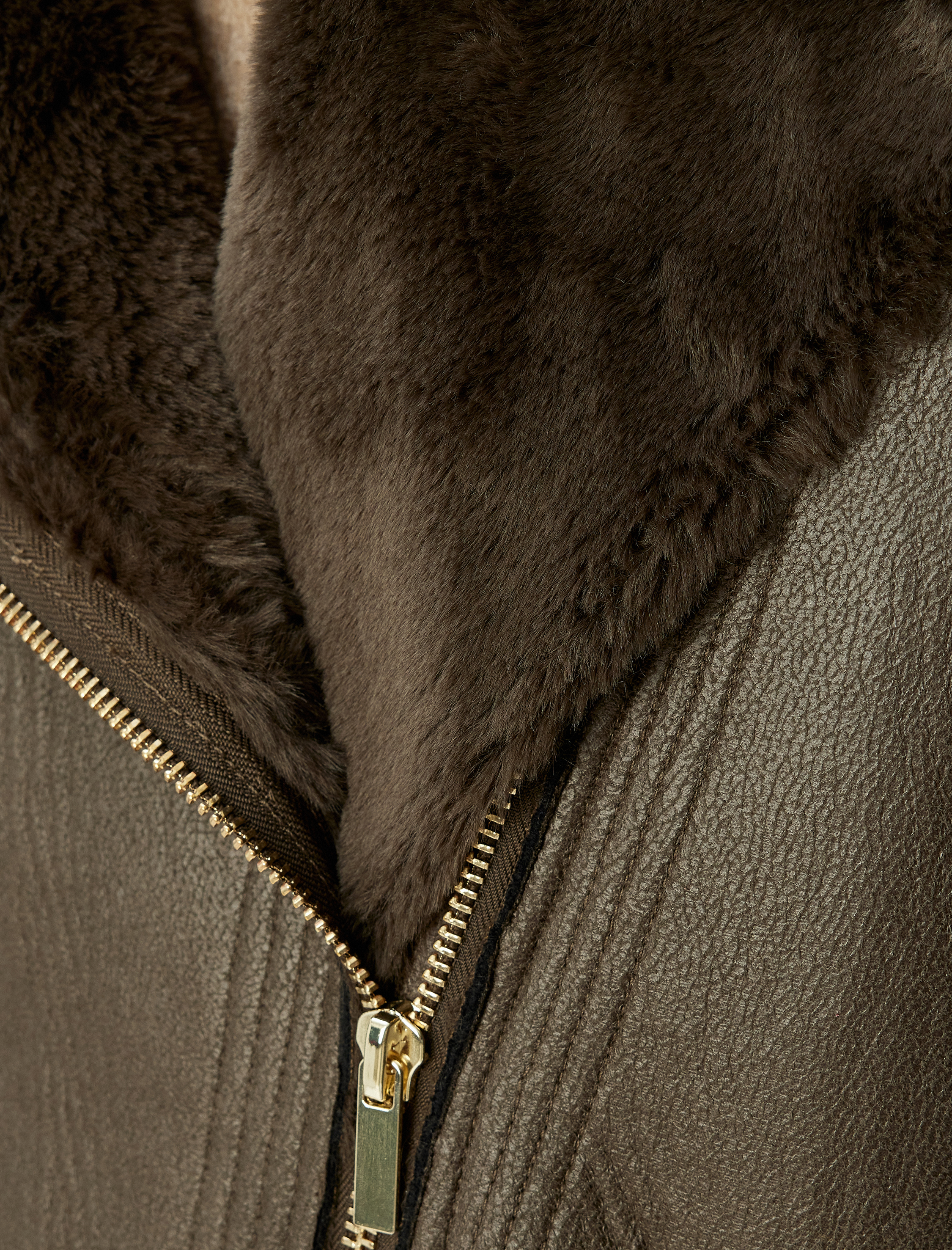   Fermuarlı Cepli Rahat Kalıp Yakası Suni Kürk Detaylı Suni Deri Biker Ceket