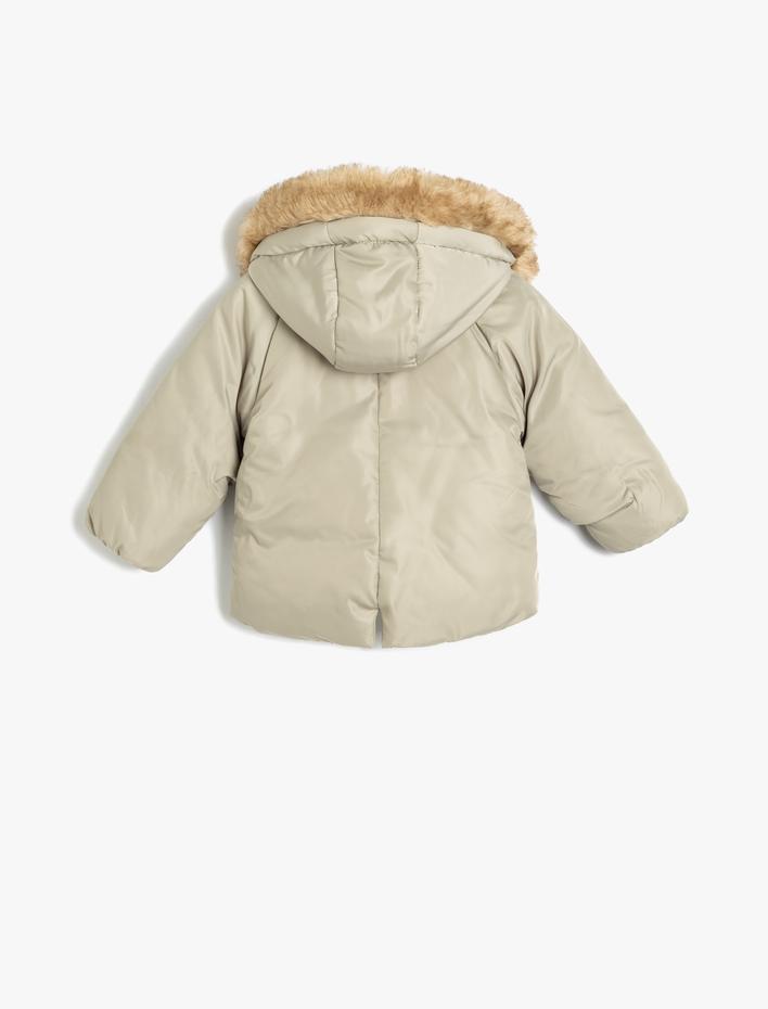 Erkek Bebek Kapşonlu Uzun Kollu Cepli Kürk Detaylı Şişme Mont