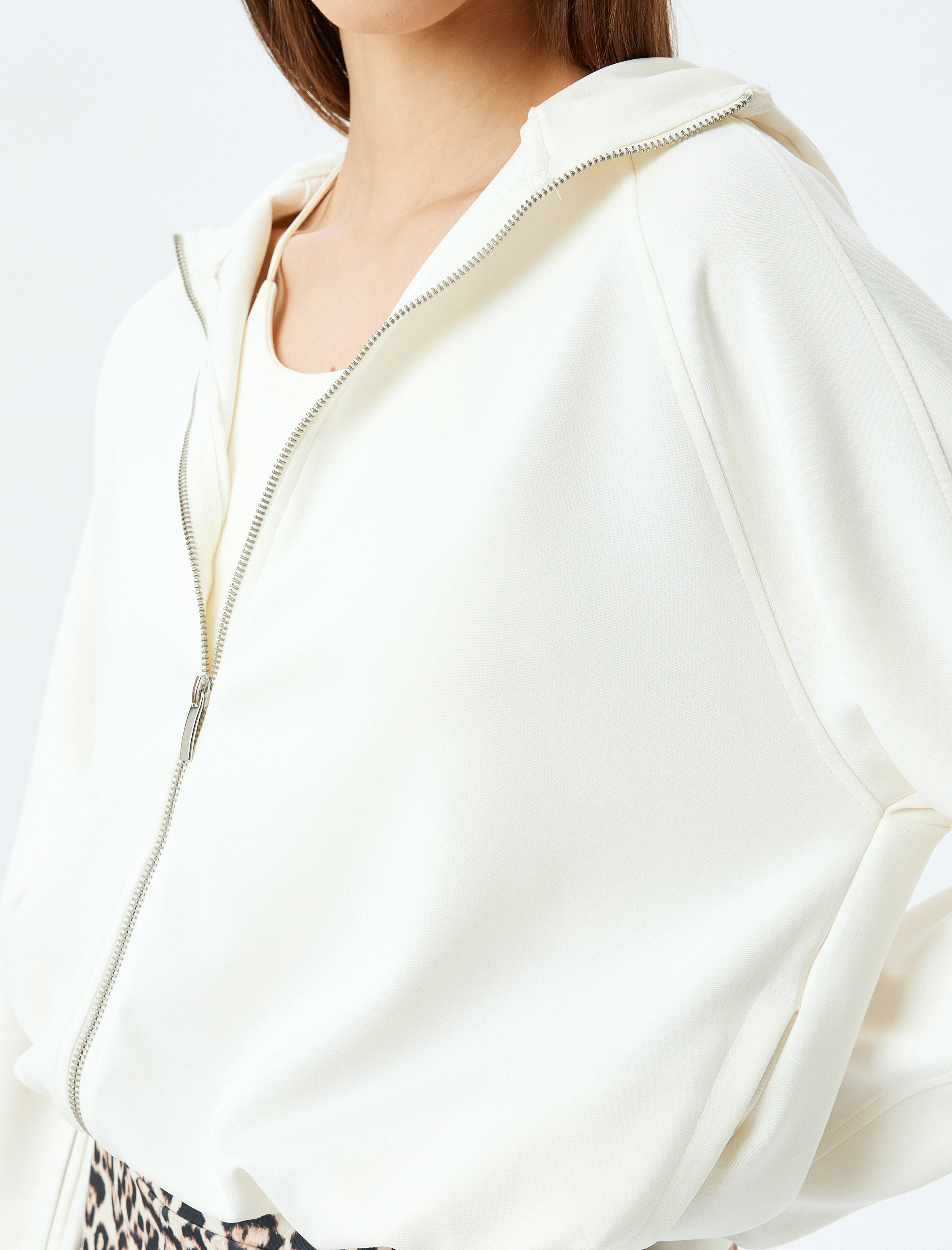 Kapüşonlu Fermuarlı Cep Detaylı Rahat Kalıp Kalın Modal Kumaş Sweatshirt