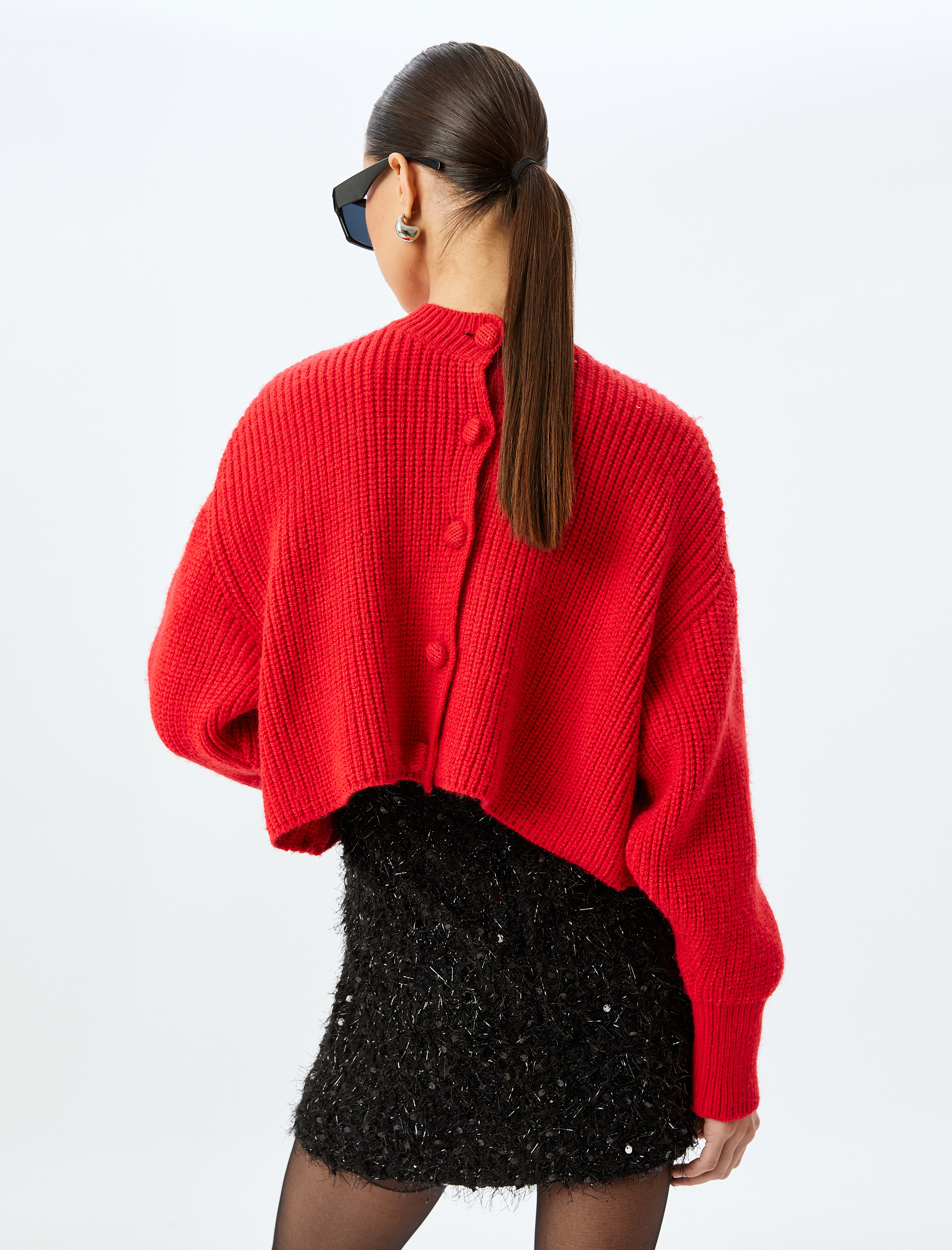   Koton X Sibil Çetinkaya - Uzun Kollu Yuvarlak Yaka Çift Taraflı Düğme Kullanımlı Crop Örme Hırka