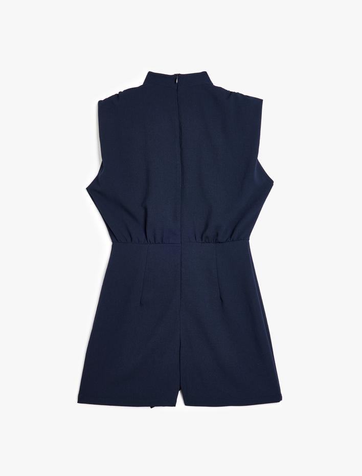  Krep Kumaş Drape Detaylı Degaje Yaka Kolsuz Mini Elbise