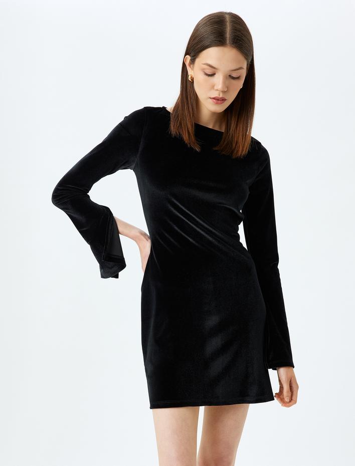  Kadife Uzun Kollu Mini Sırt Detaylı Bisiklet Yaka Slim Fit Elbise