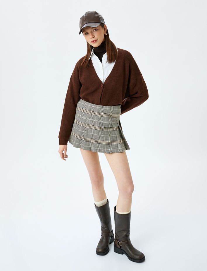  V Yaka Düğmeli Uzun Kollu Triko Hırka