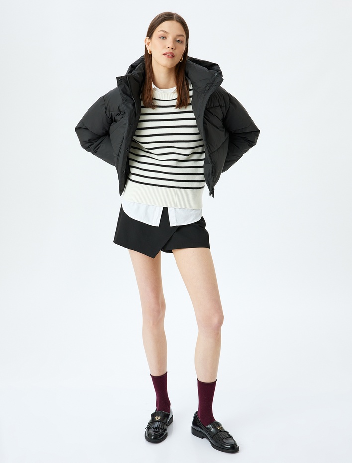  Kapüşonlu Fermuarlı Cep Detaylı Kapitone Crop Şişme Mont