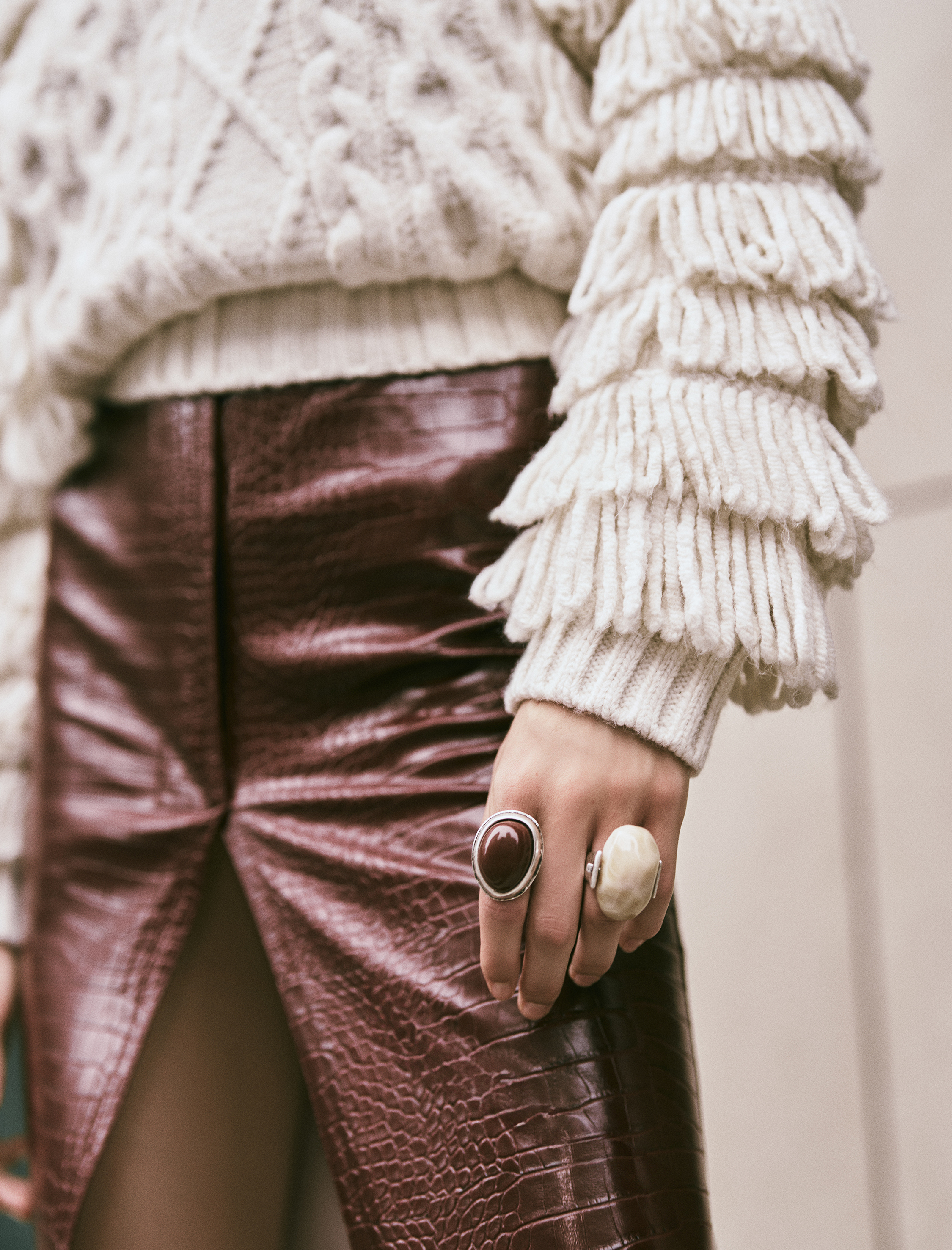   Balıkçı Yaka Kalça Boy Uzun Kollu Püsküllü Örgü Kazak