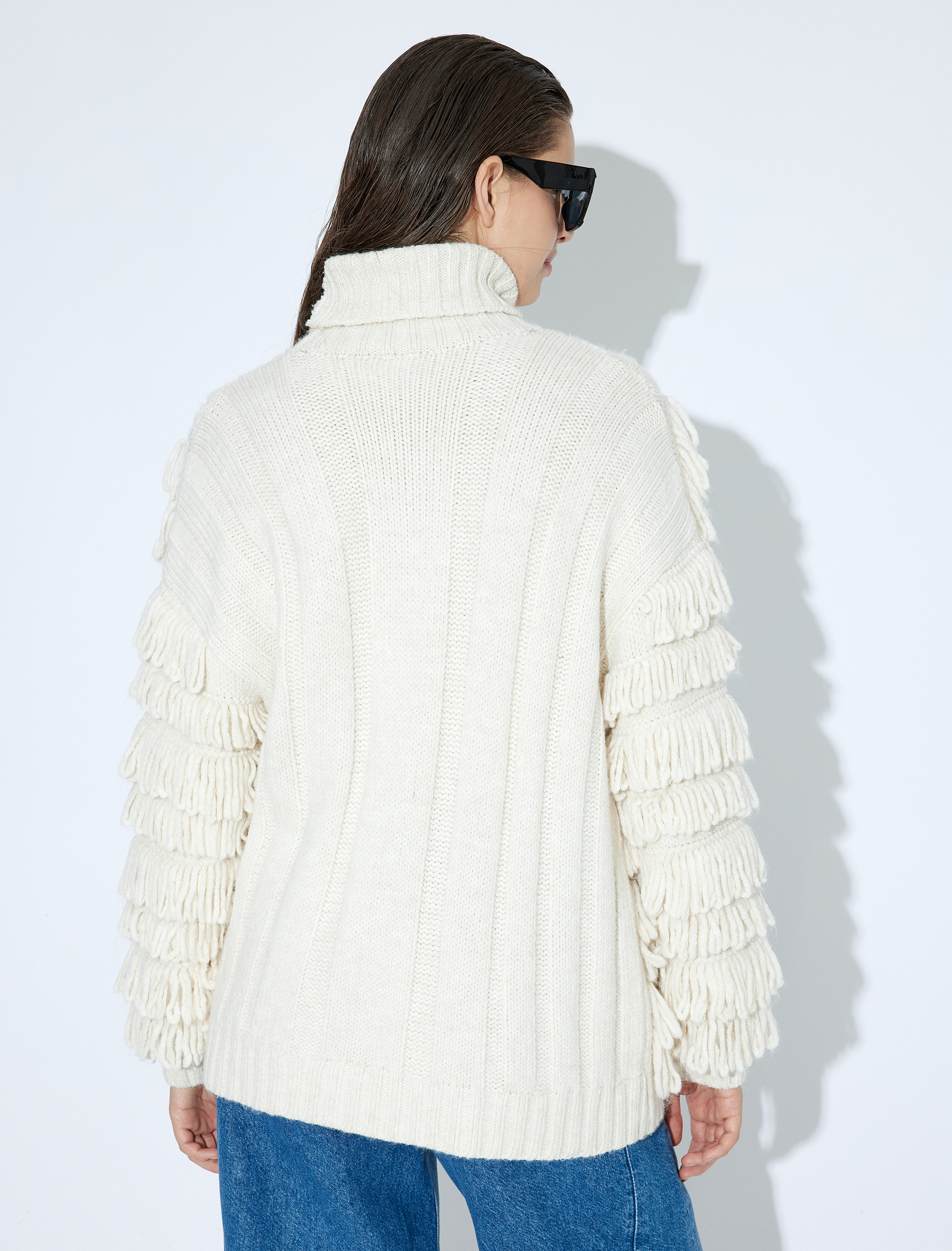   Balıkçı Yaka Kalça Boy Uzun Kollu Püsküllü Örgü Kazak