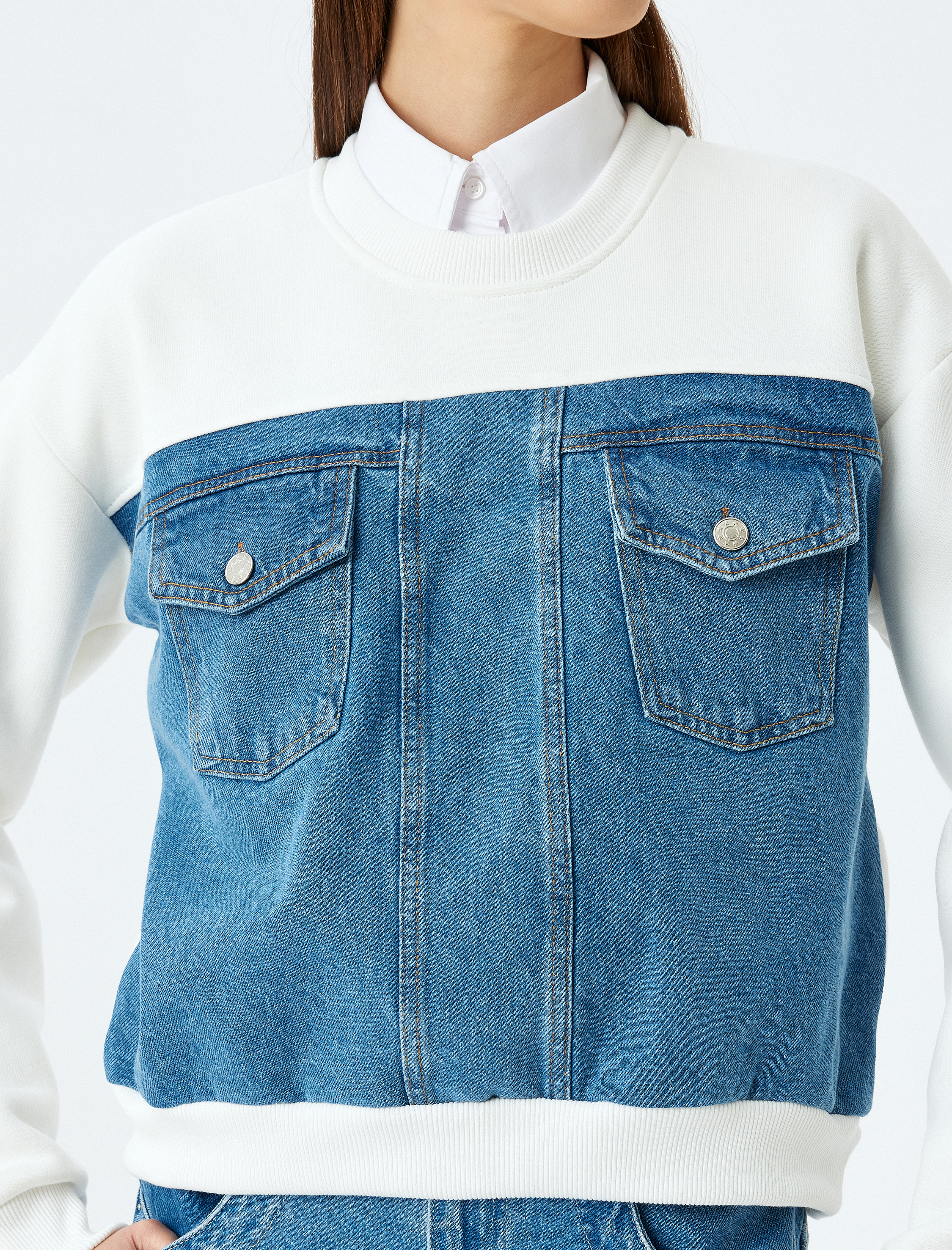   Şardonlu Bisiklet Yaka Uzun Kollu Denim Kumaş Detaylı Cepli Sweatshirt