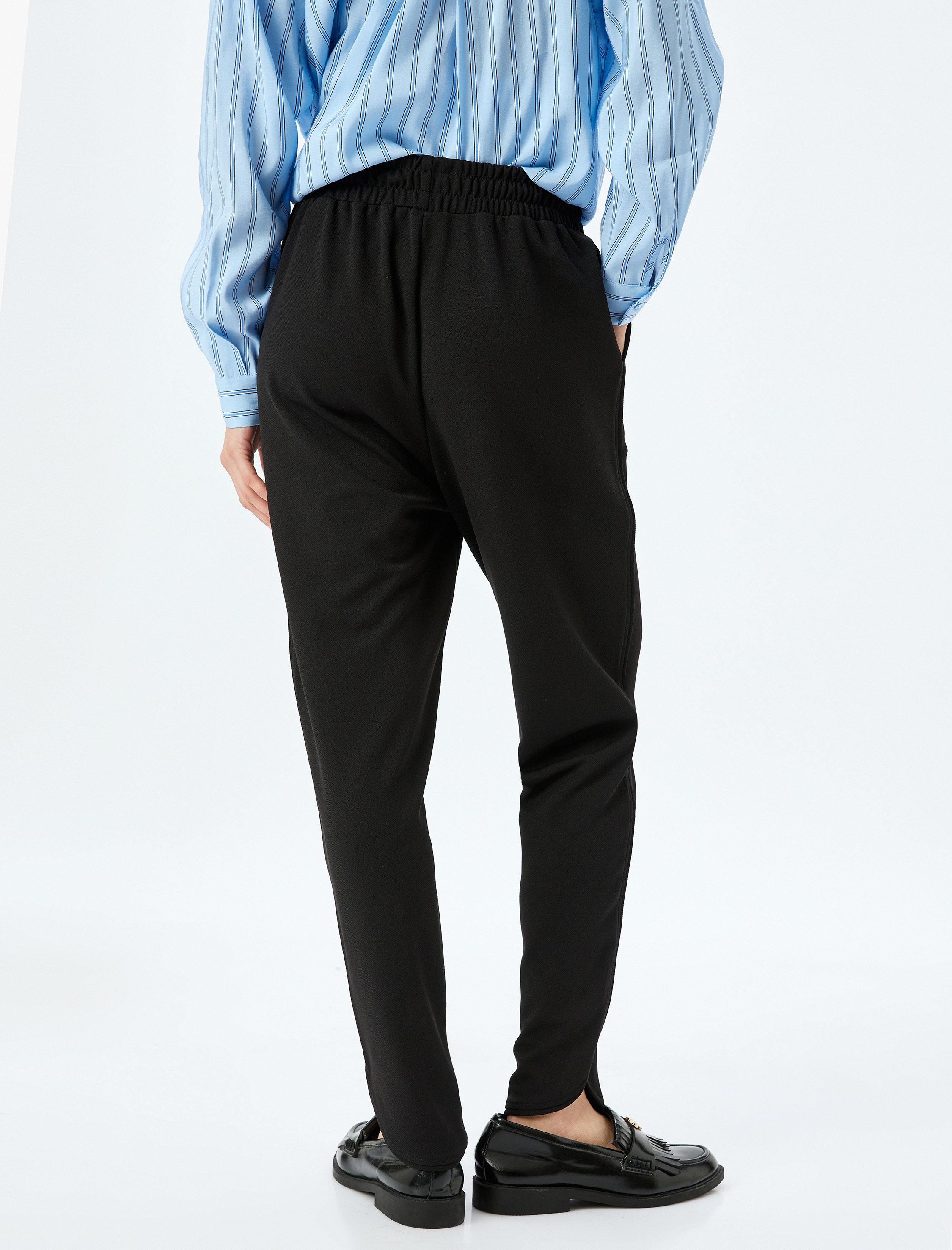   Rahat Kalıp Beli Lastikli Krep Kumaş Cepli Havuç Kesim Pantolon