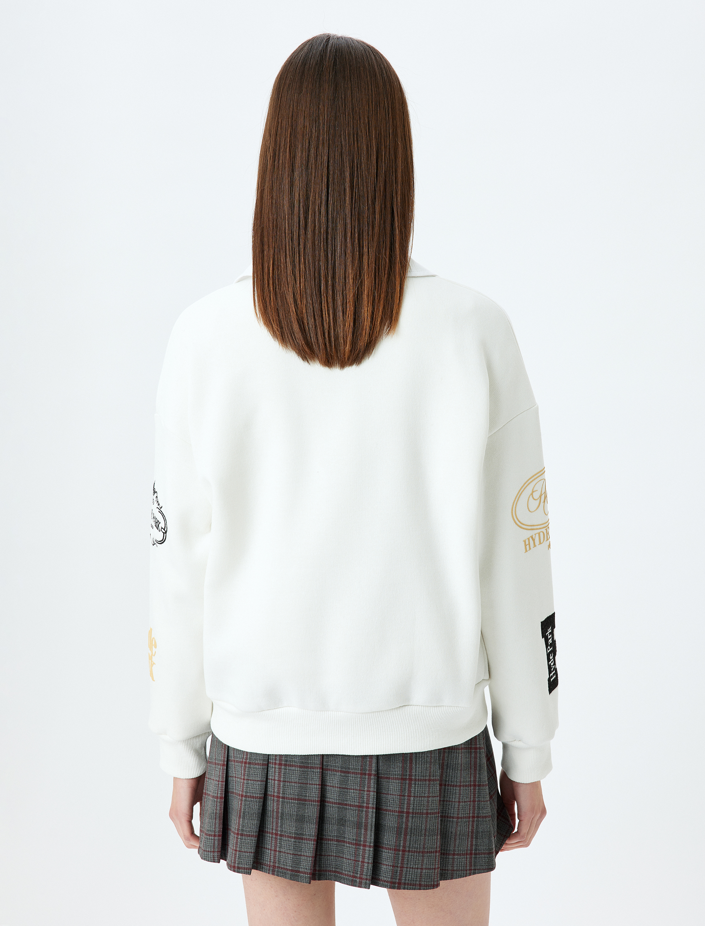   Polo Yaka Düğmeli Oversize Kolej Nakışlı Şardonlu Sweatshirt