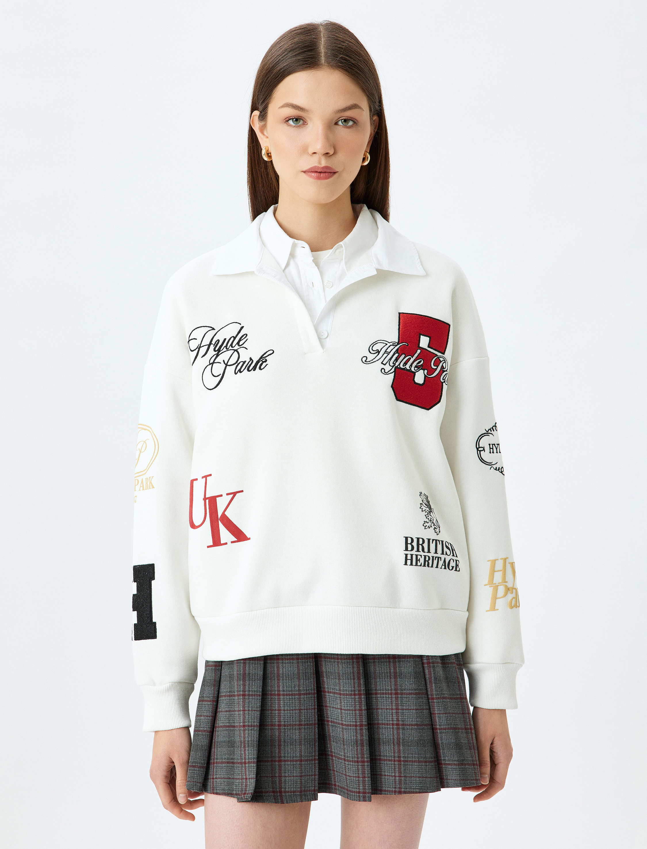   Polo Yaka Düğmeli Oversize Kolej Nakışlı Şardonlu Sweatshirt