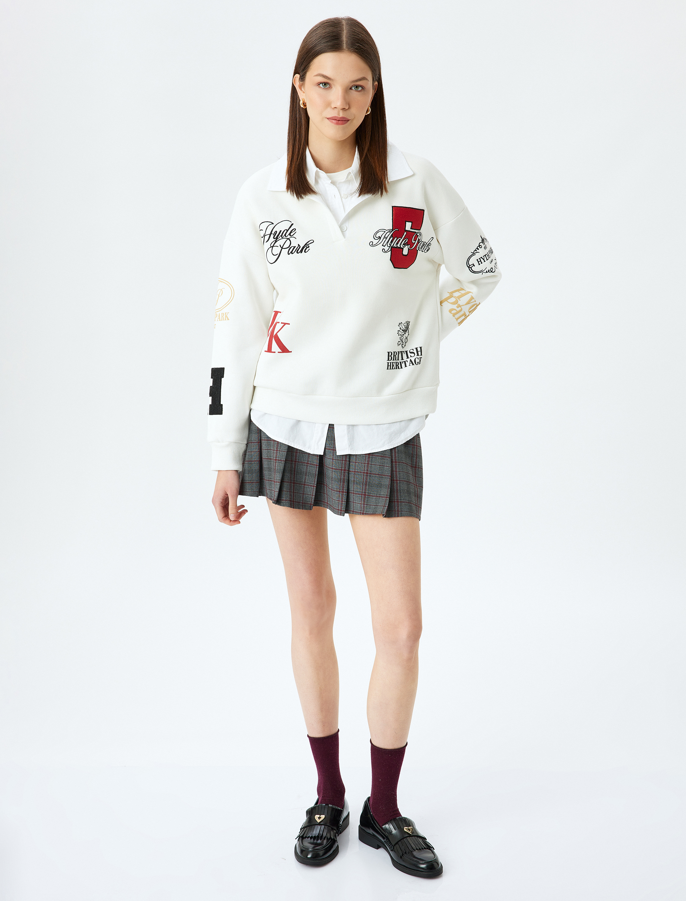   Polo Yaka Düğmeli Oversize Kolej Nakışlı Şardonlu Sweatshirt