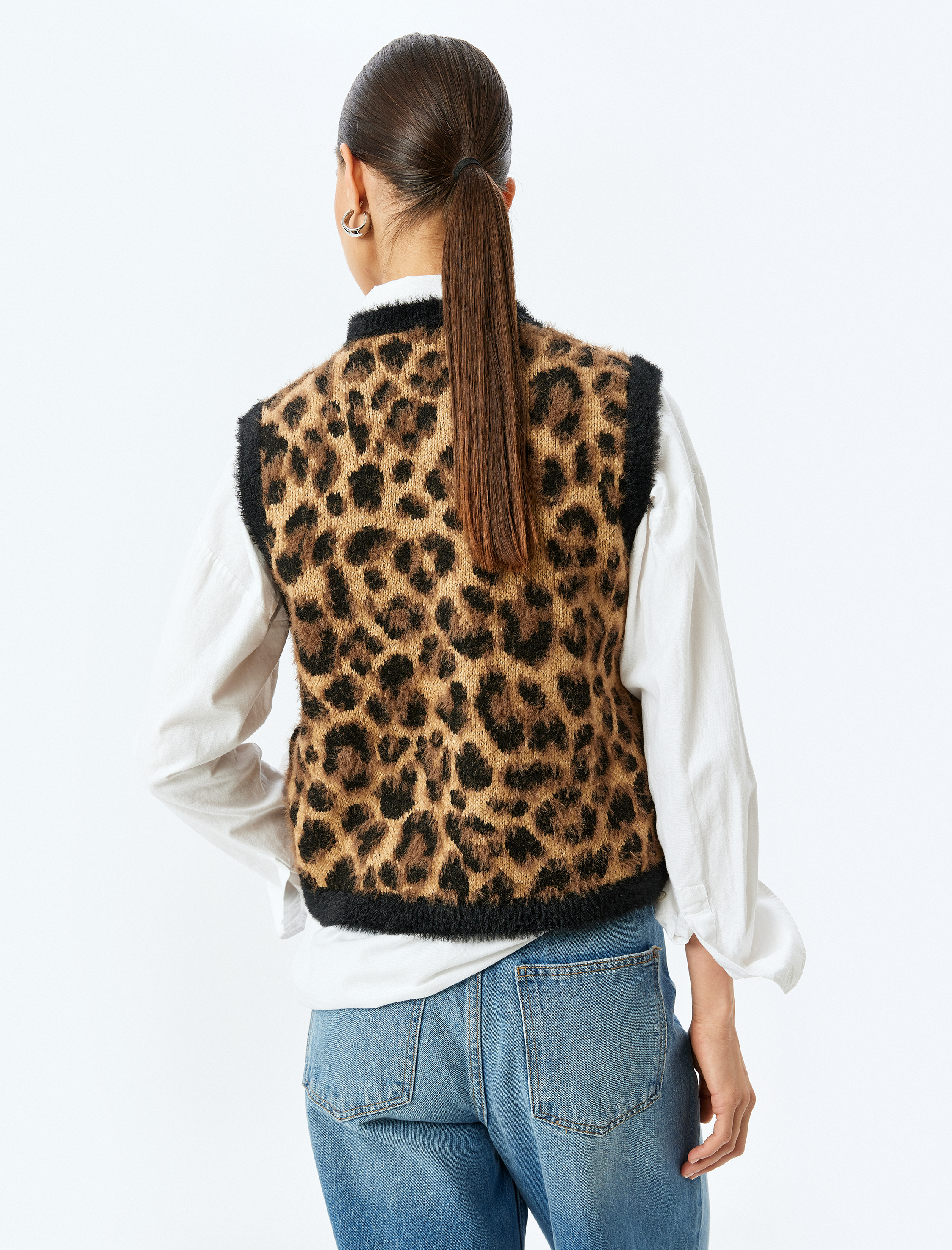   Düğmeli Cepli Yuvarlak Yaka Kolsuz Leopar Desenli Peluş Yelek