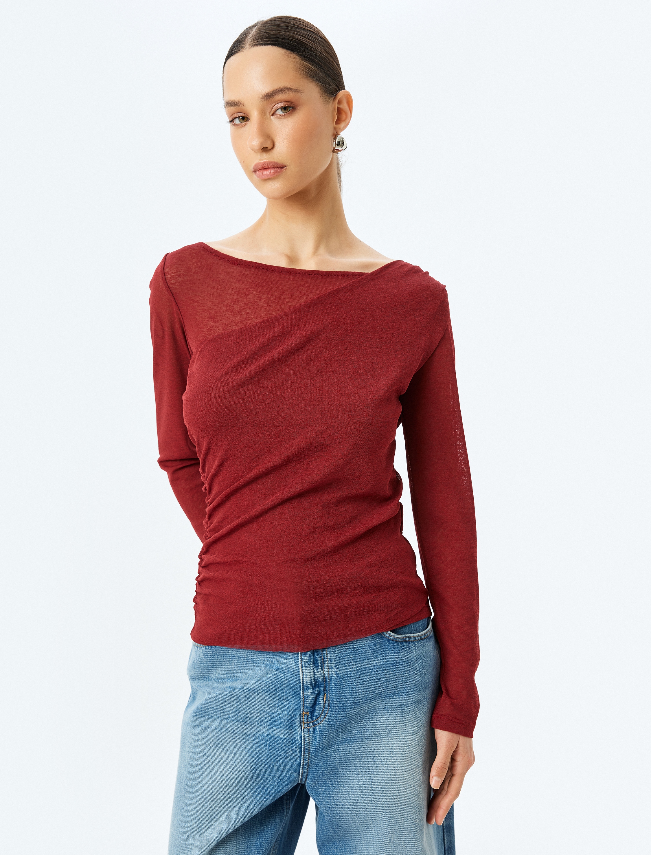   Kayık Yaka Asimetrik Kat Detaylı Uzun Kollu Tişört