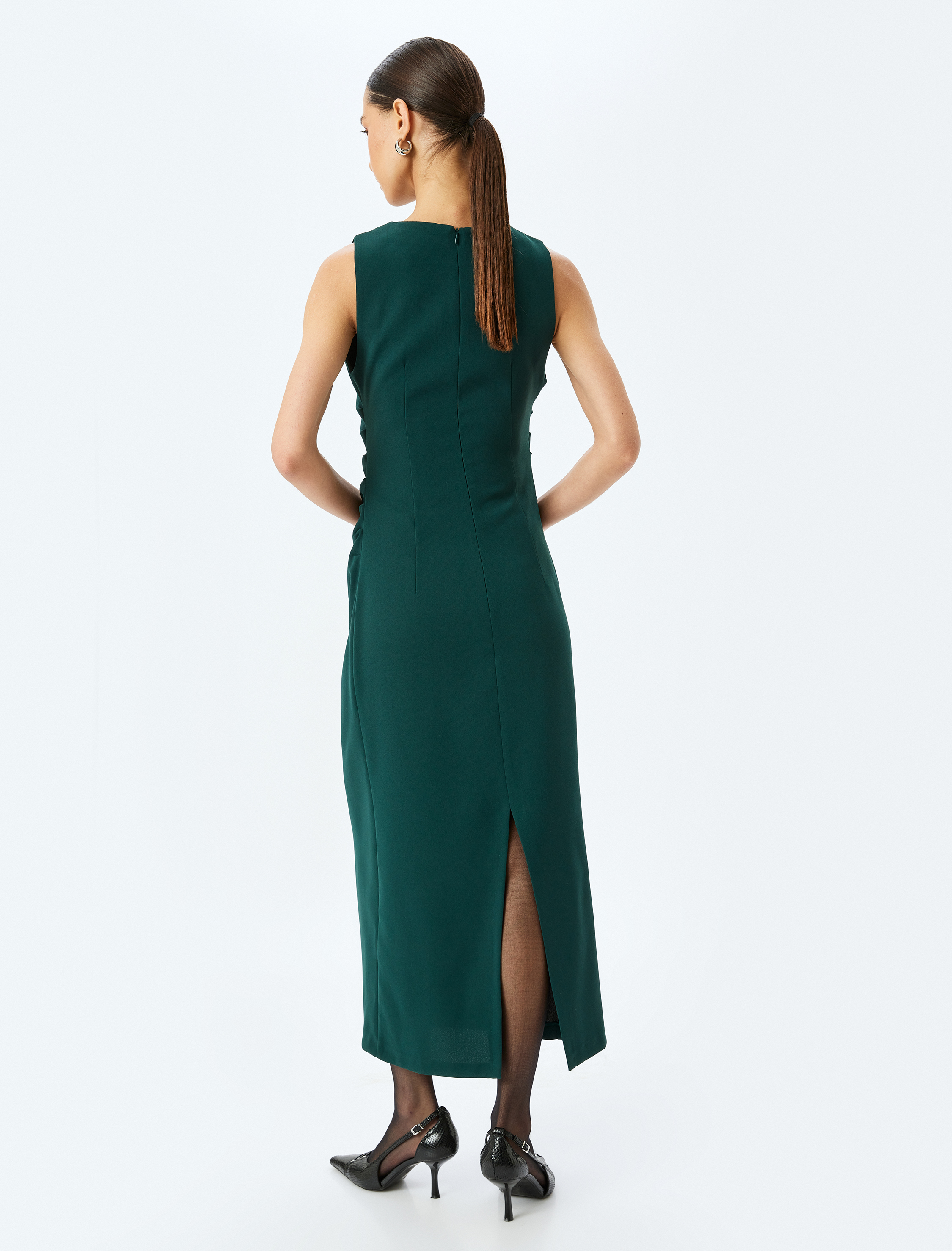 Krep Kumaş Drape Detaylı Slim Fit Yuvarlak Yaka Kolsuz Uzun Kalem Elbise