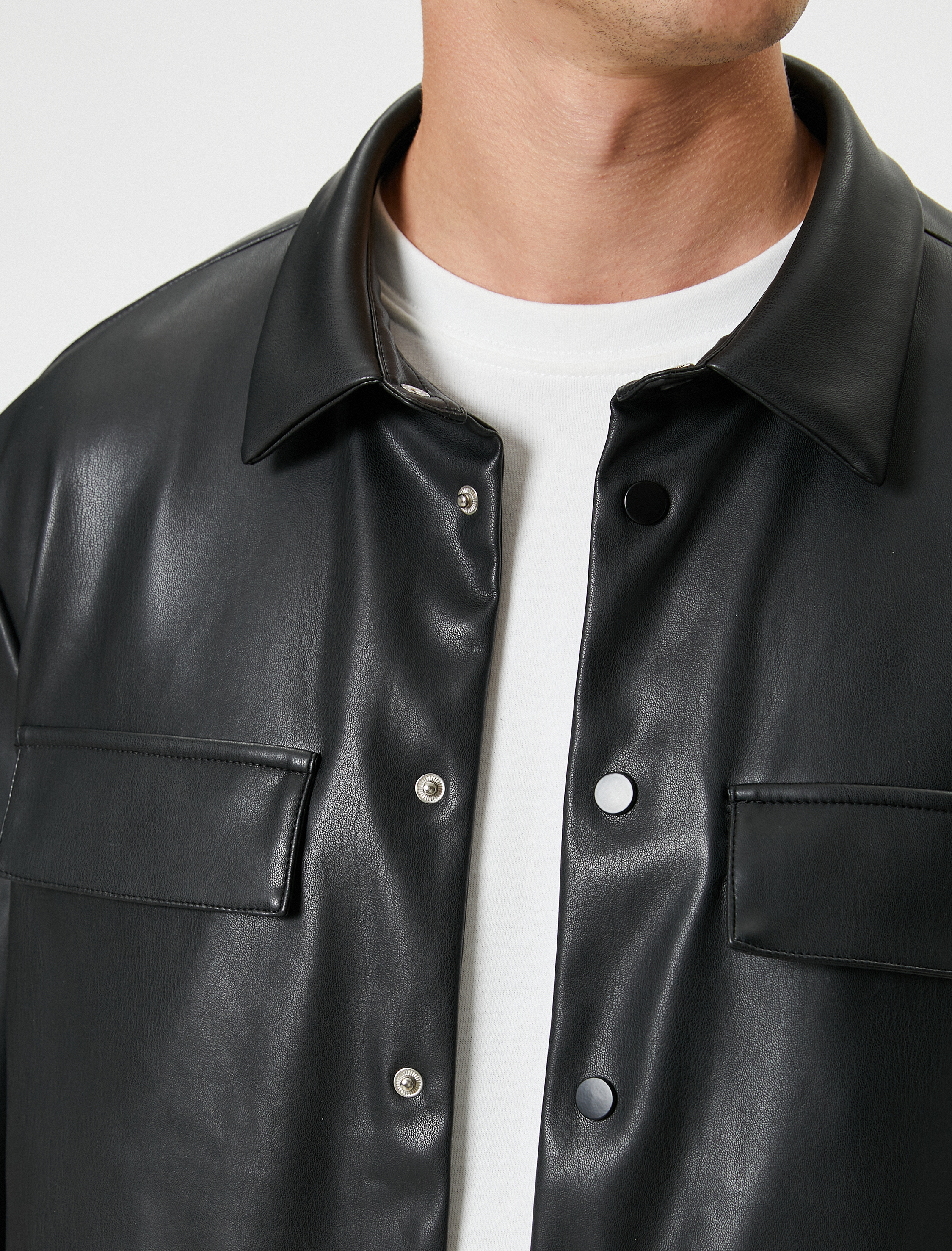   Çıtçıt Düğme Detaylı Kapaklı Cepli Gömlek Yaka Slim Fit Suni Deri Ceket