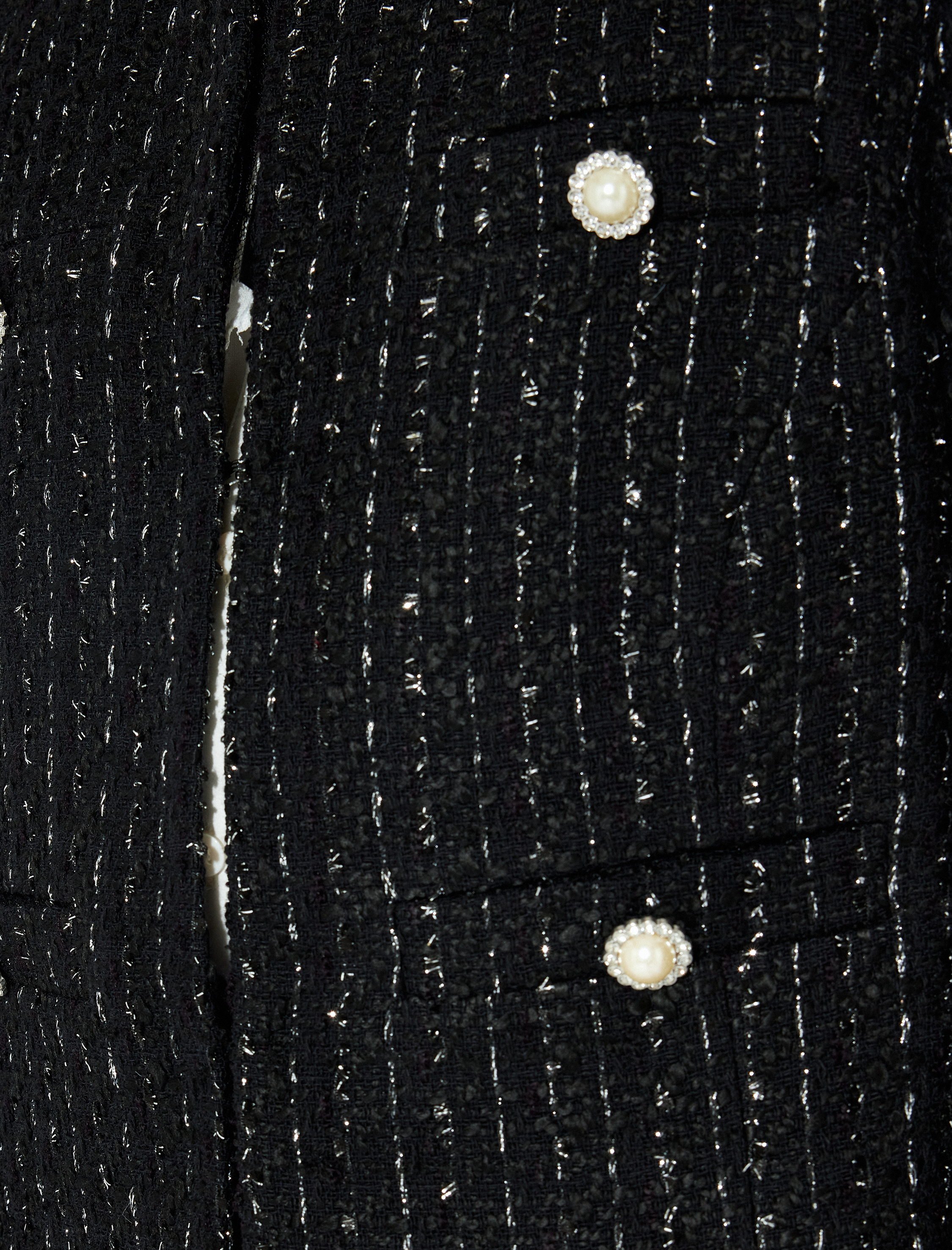 Koton X Sibil Çetinkaya - Tül Fırfır Detaylı Yuvarlak Yaka Taşlı İnci Düğmeli Tüvit Ceket