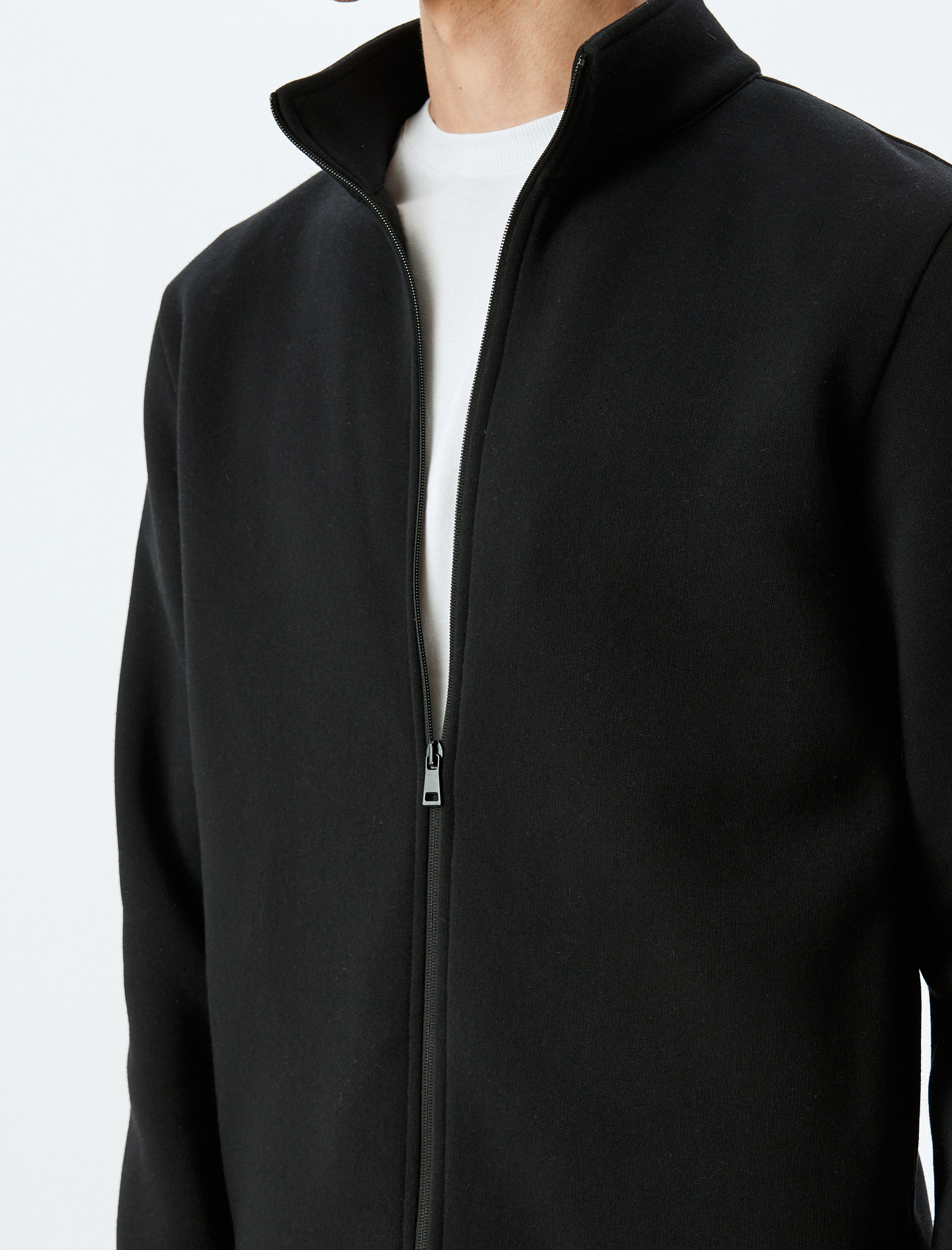   Uzun Kollu Pamuk Karışımlı Şardonlu Cep Detaylı Dik Yaka Fermuarlı Hırka