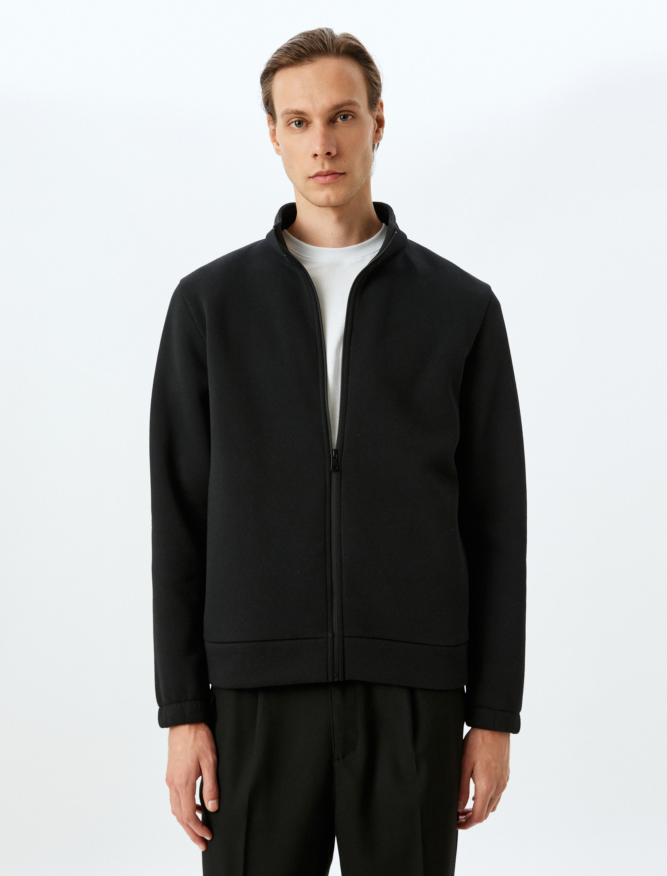   Uzun Kollu Pamuk Karışımlı Şardonlu Cep Detaylı Dik Yaka Fermuarlı Hırka