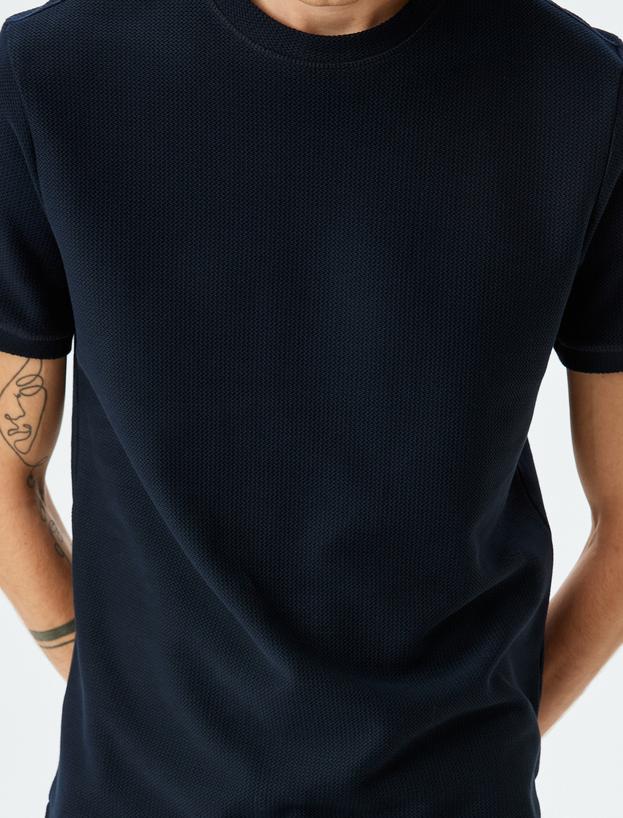 Bisiklet Yaka Pamuklu Dokulu Kısa Kollu Slim Fit Tişört_4
