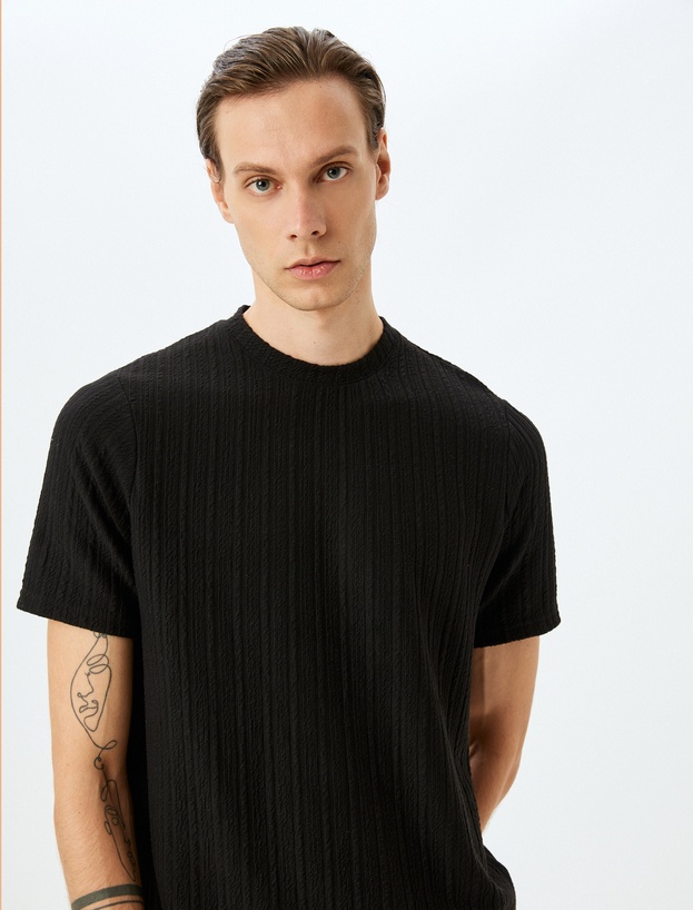 Basic Bisiklet Yaka Pamuklu Kısa Kollu Oversize Tişört_0
