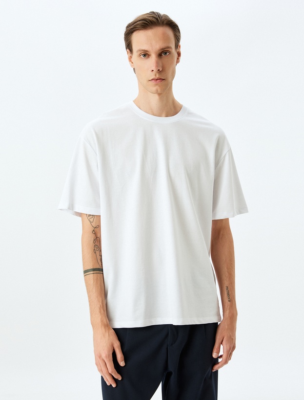 Basic Bisiklet Yaka Pamuklu Kısa Kollu Oversize Tişört_2