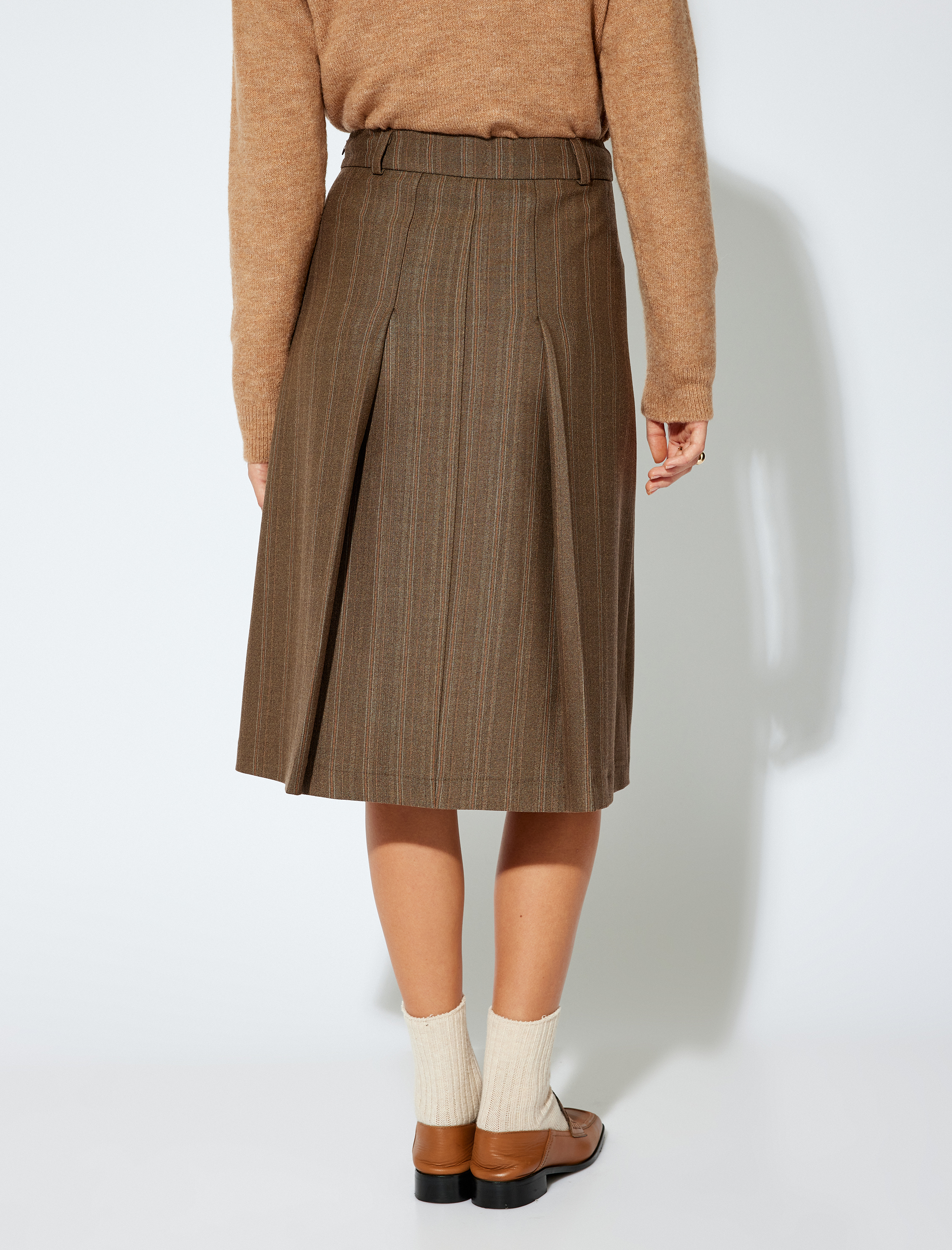 Önden Yırtmaç Detaylı Cepli Midi Boy A Kesim Pileli Etek