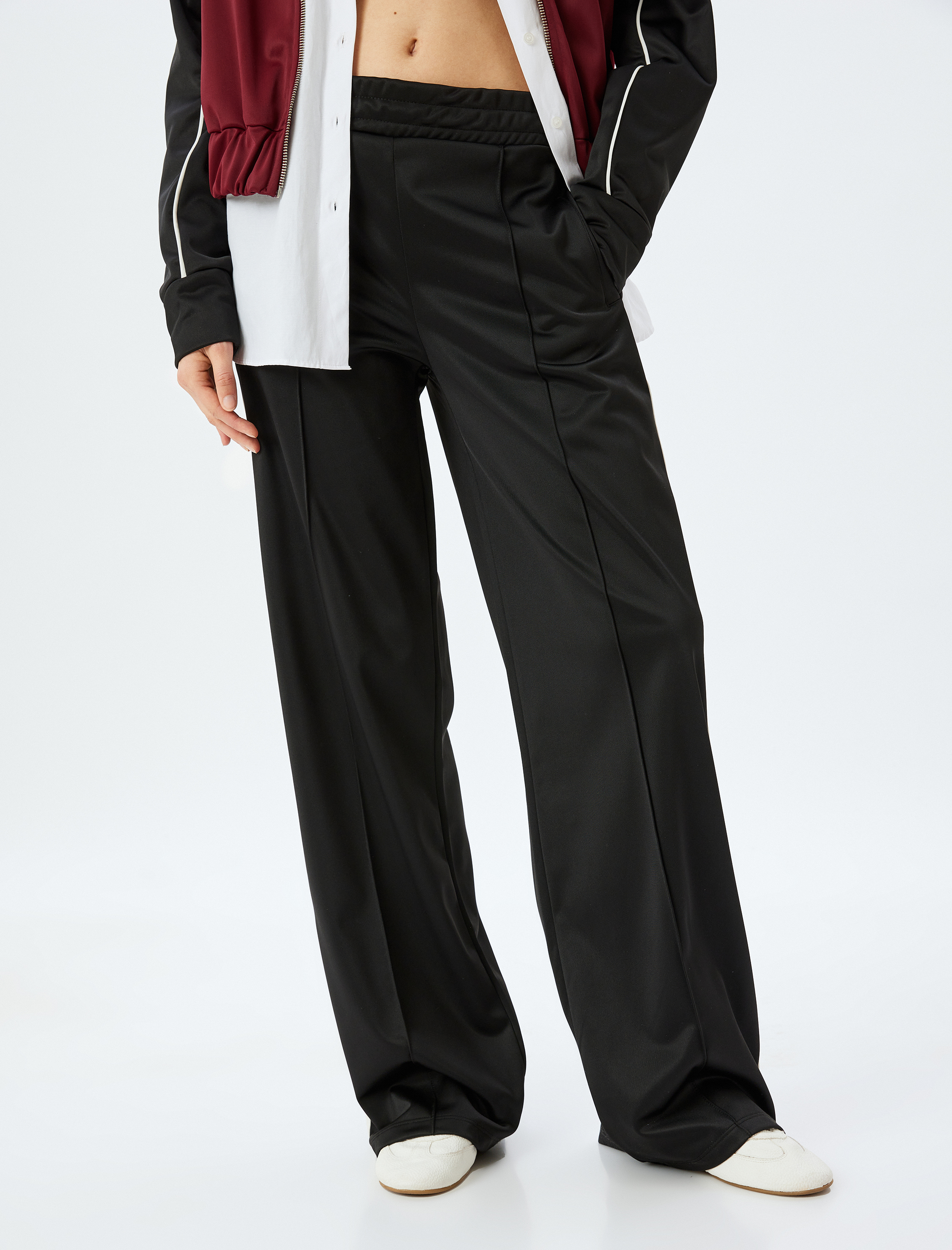   Geniş Paça Nervürlü Beli Lastikli Cep Detaylı Eşofman Pantolon