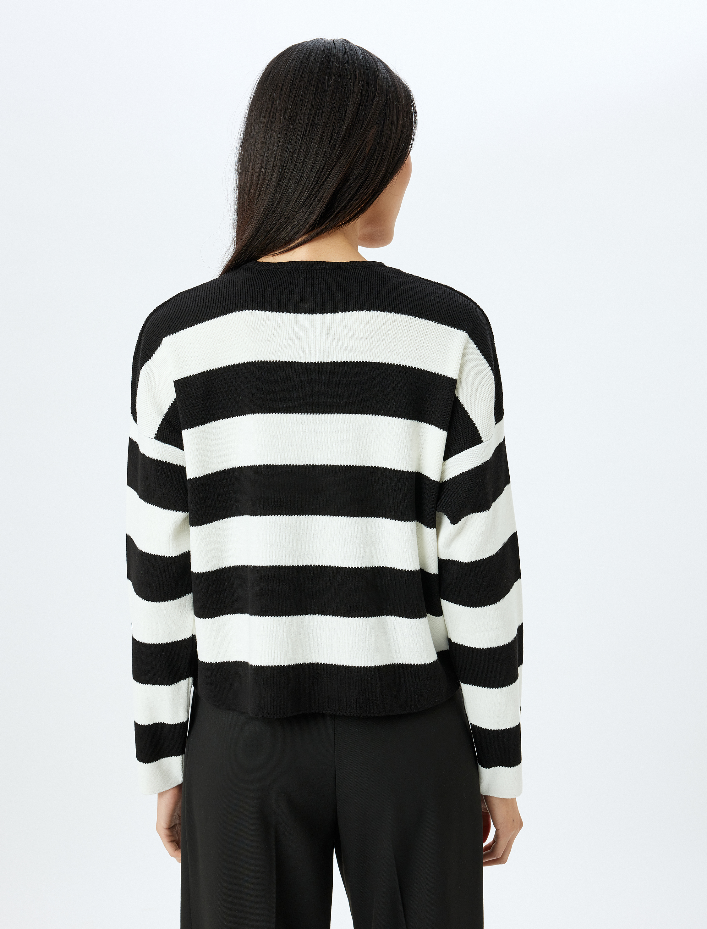   Uzun Kollu Bisiklet Yaka Düğmeli Triko Hırka