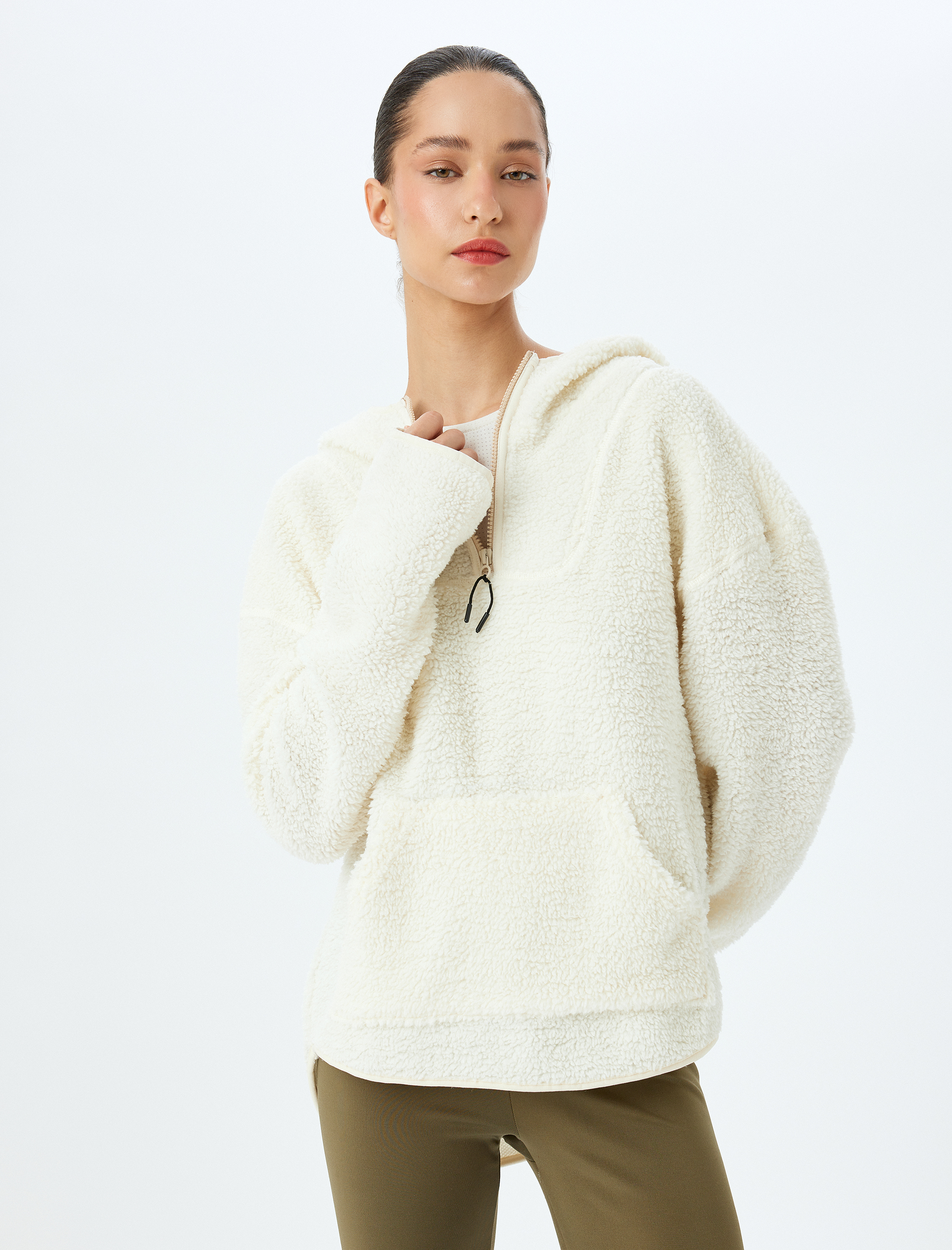   Peluş Sweatshirt Kapüşonlu Yarım Fermuarlı Cep Detaylı