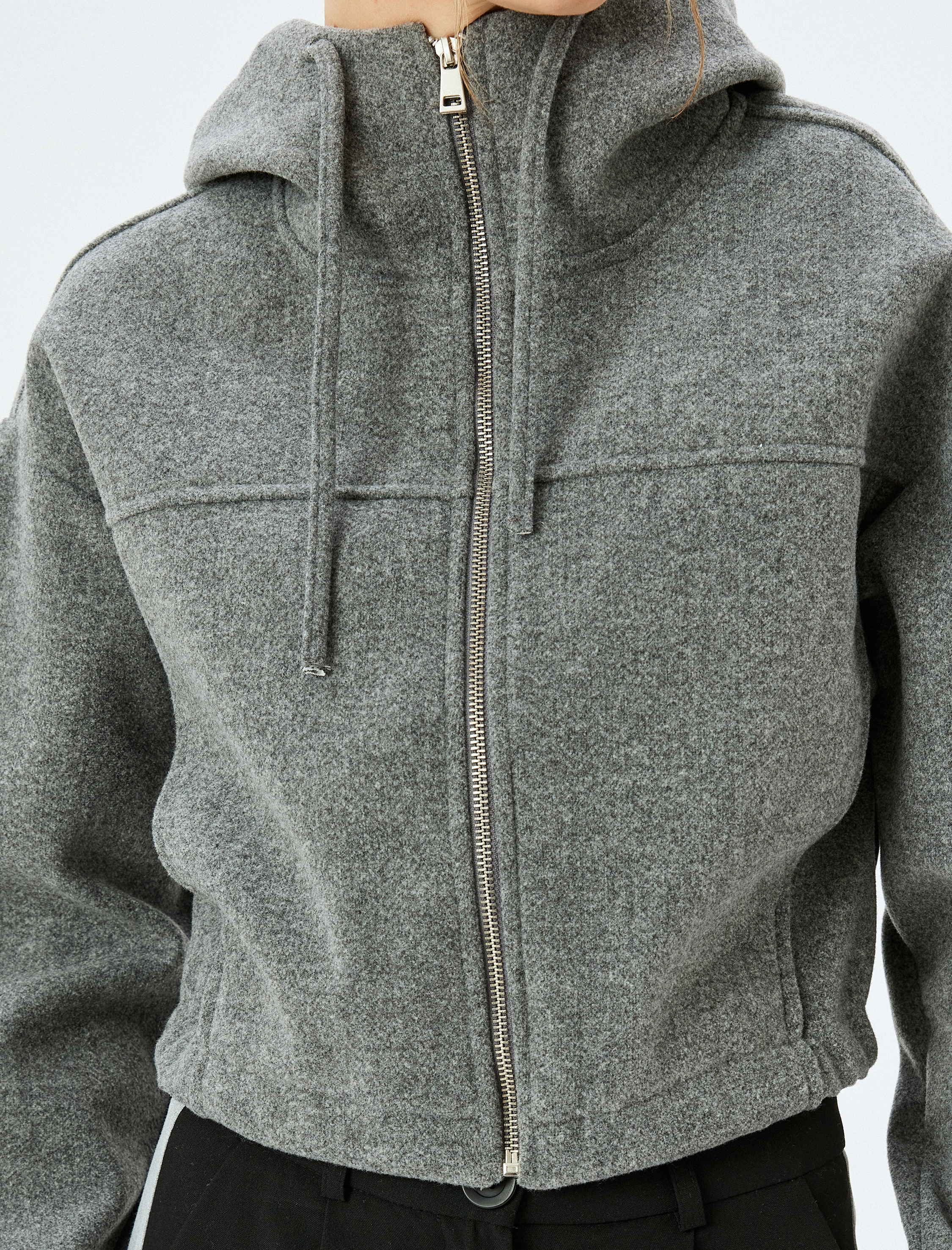   Kapüşonlu Fermuarlı Dikiş Detaylı Crop Sweatshirt