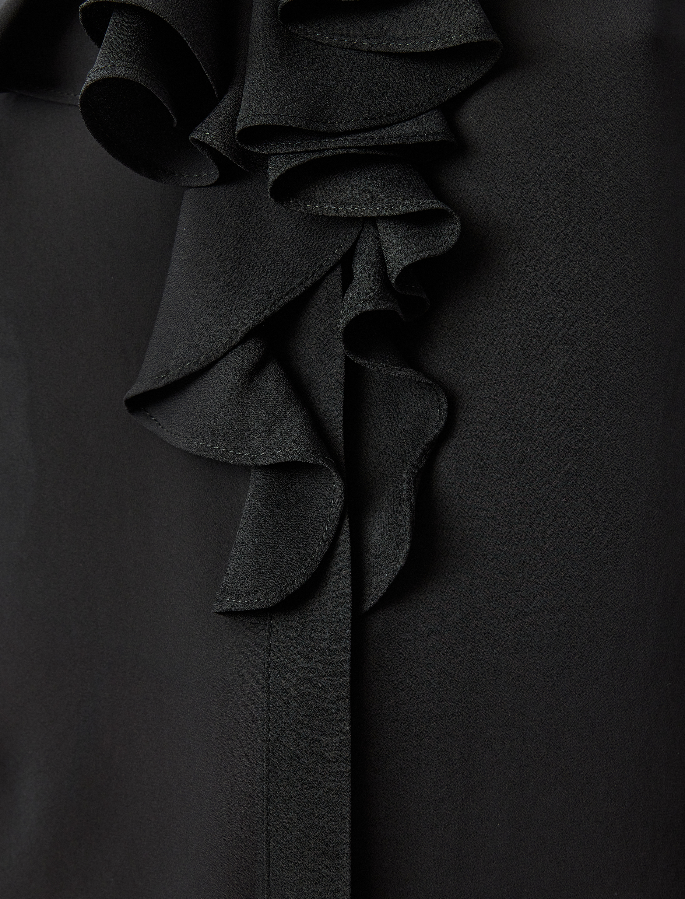   Uzun Kollu Fırfır Detaylı Gömlek