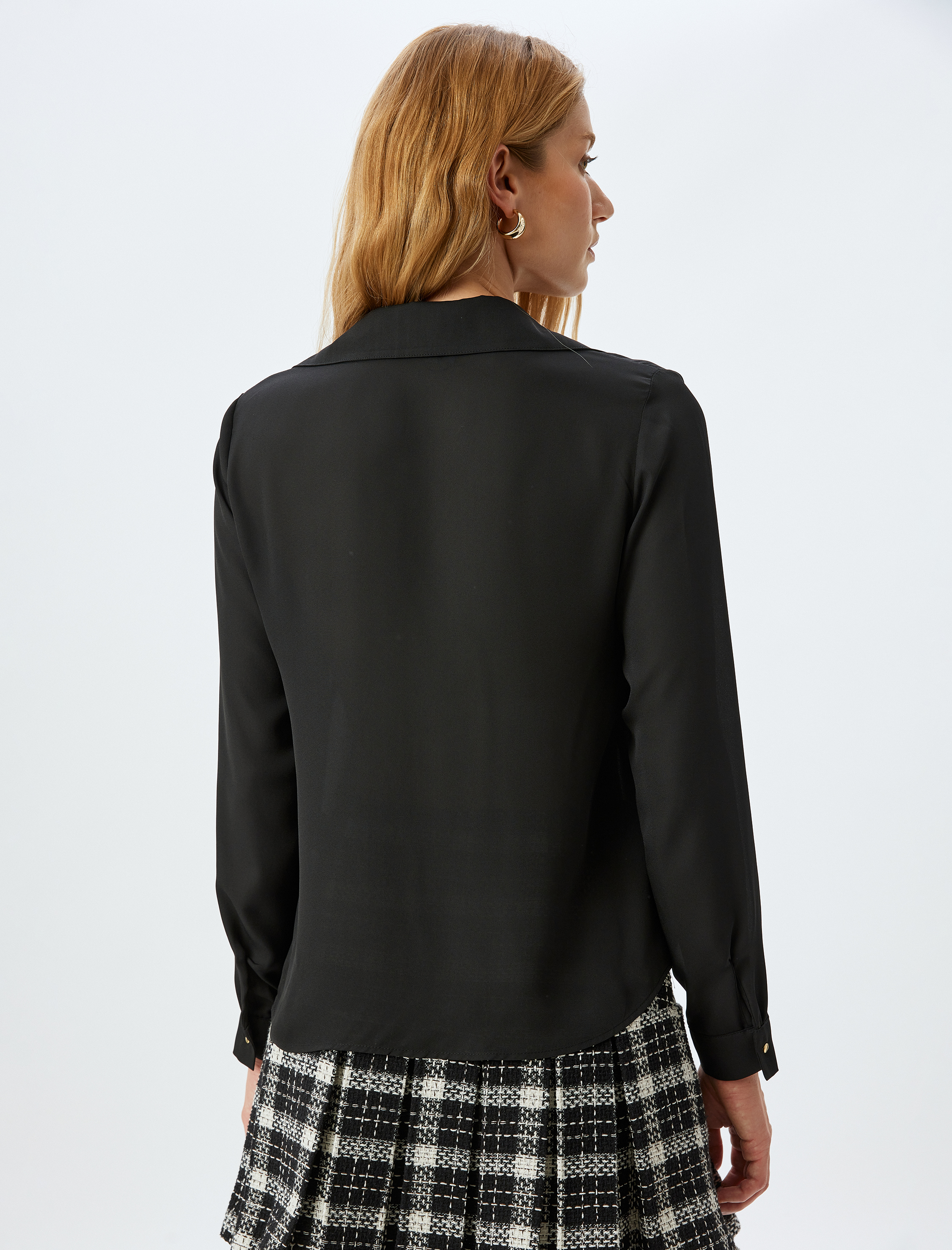   Uzun Kollu Yarı Transparan Cep Detaylı Klasik Yaka Saten Gömlek