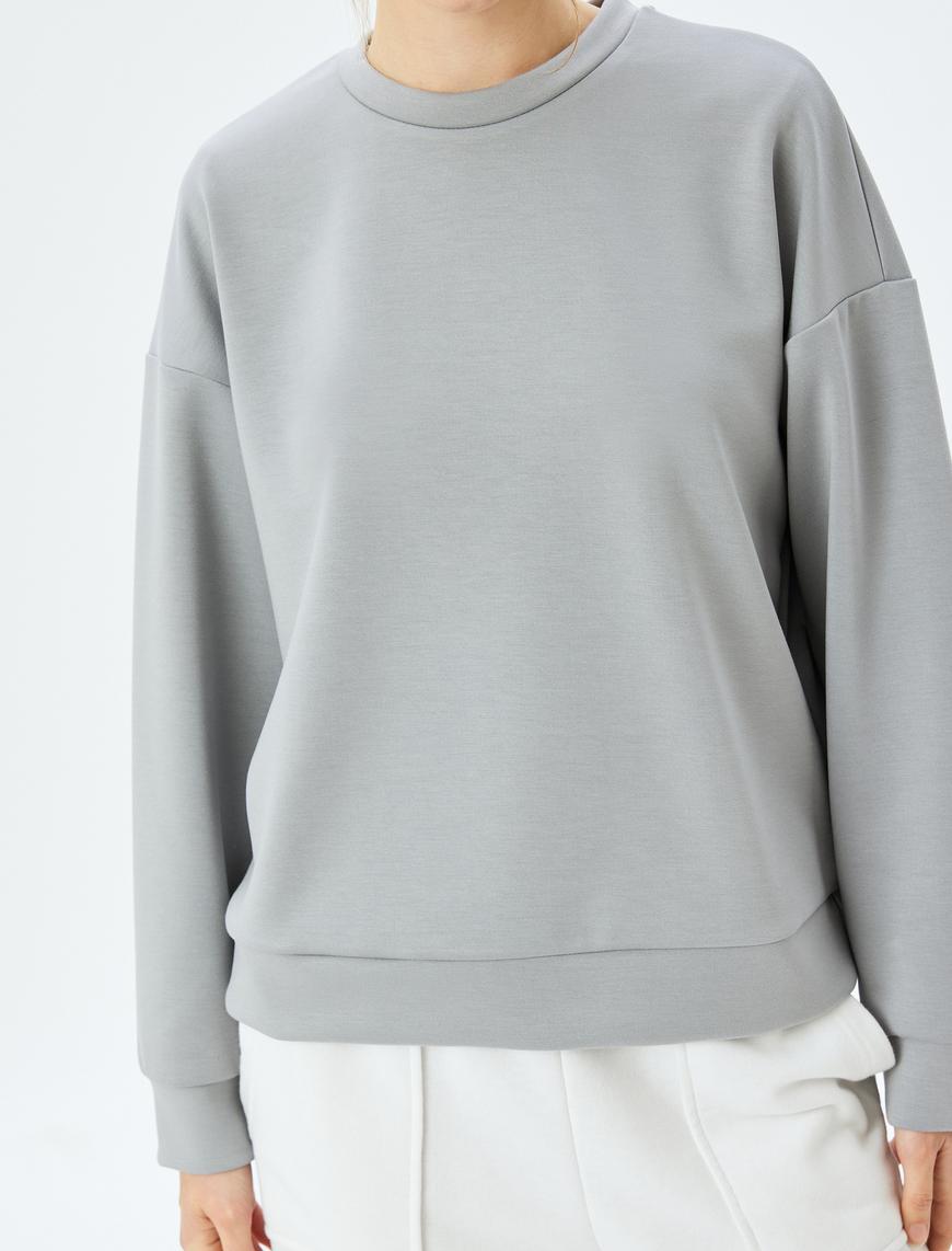   Bisiklet Yaka Basic Uzun Kollu Oversize Sweatshirt