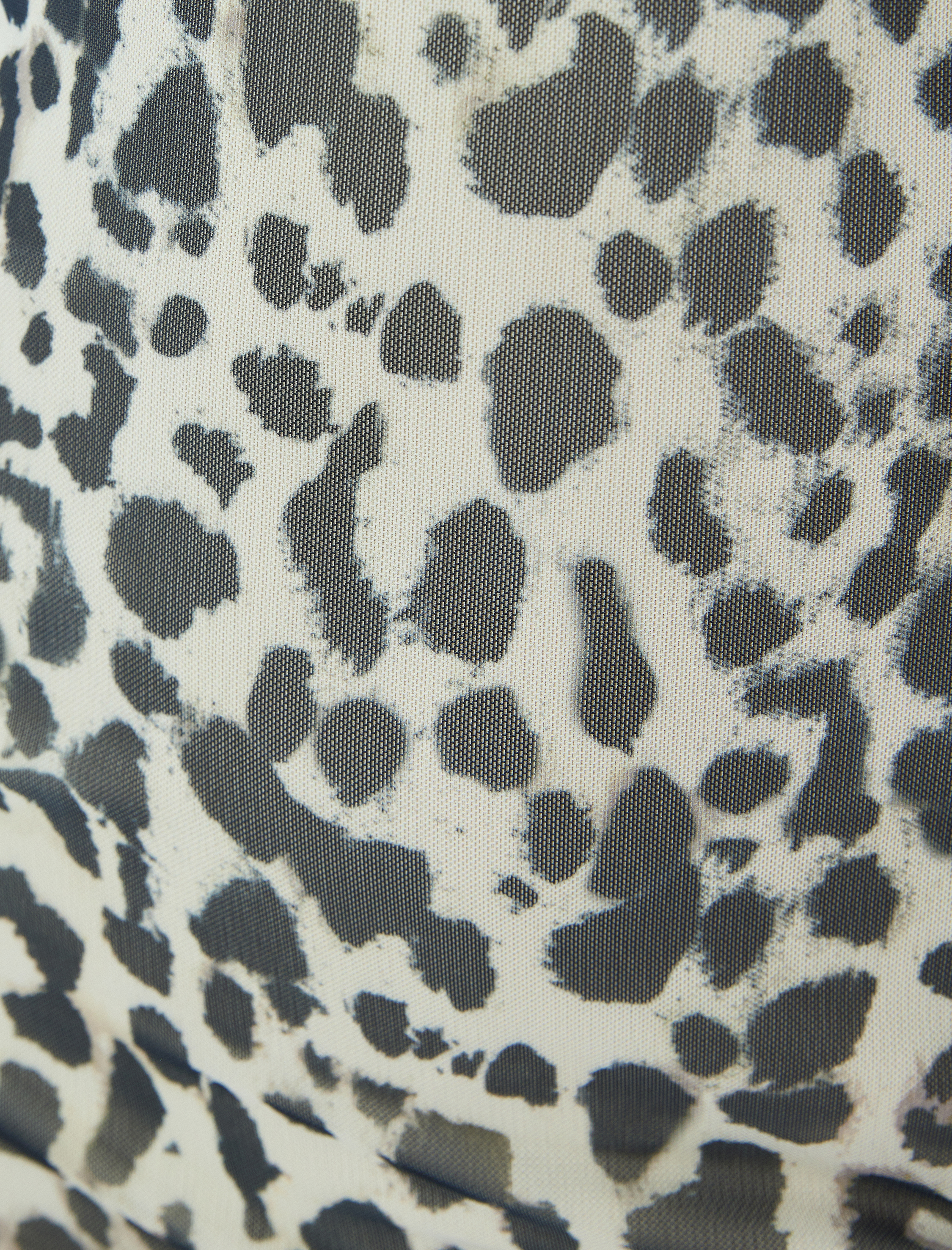   Degaje Yaka Uzun Kollu Sırt Detaylı Midi Tül Elbise