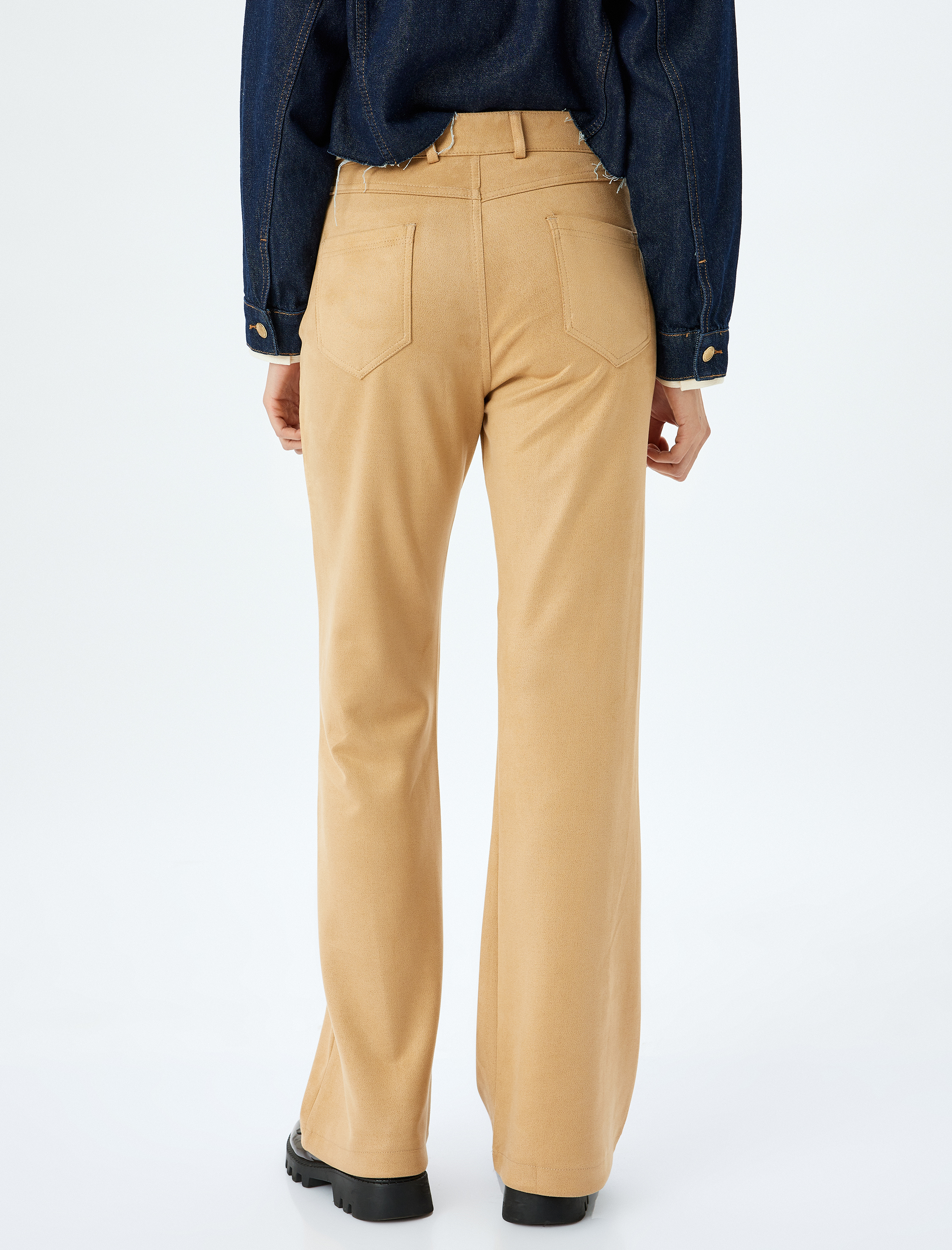 Cepli Standart Bel Dikiş Detaylı Süet Görünümlü Pantolon