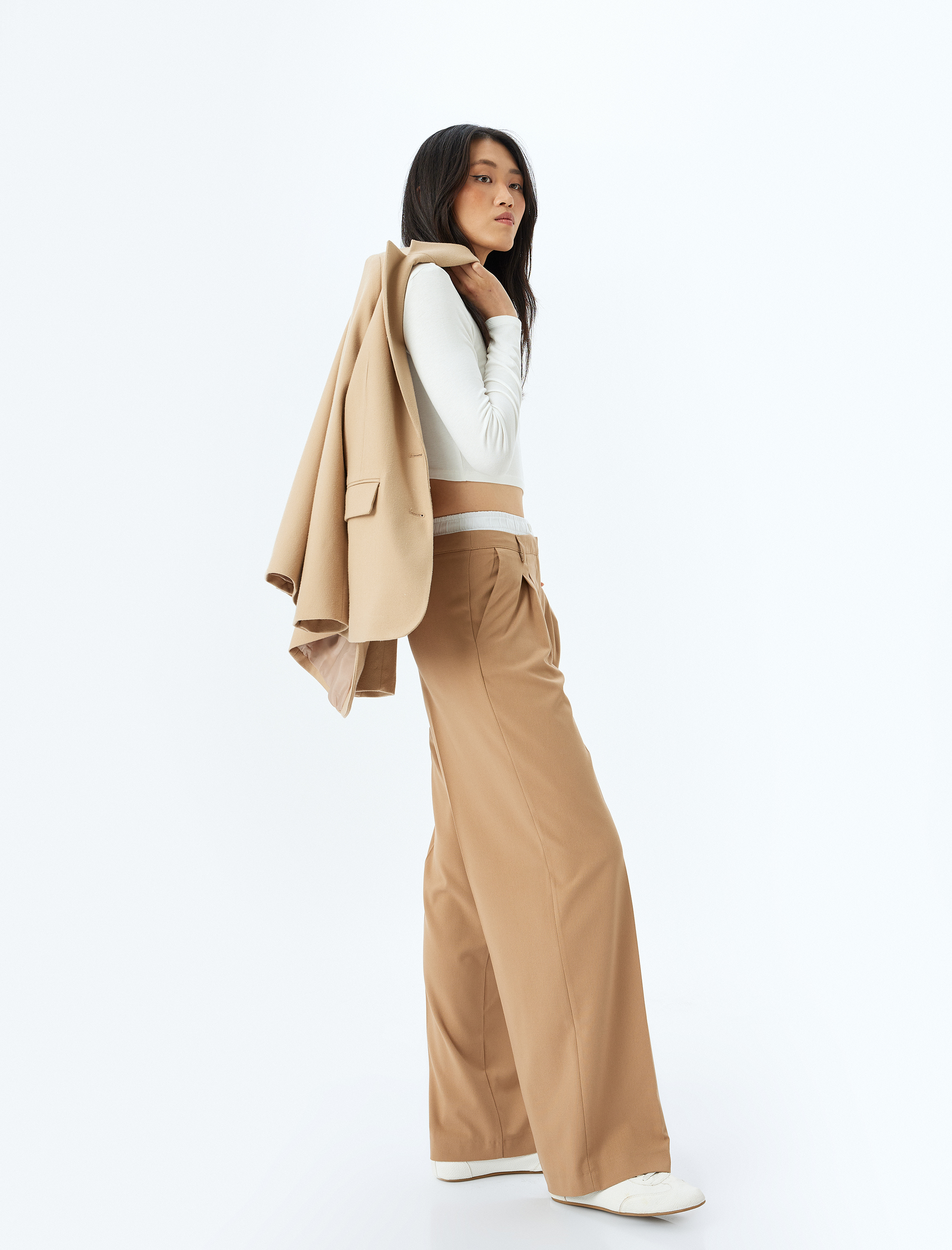   Çift Bel Detaylı Cepli Pileli Kumaş Pantolon