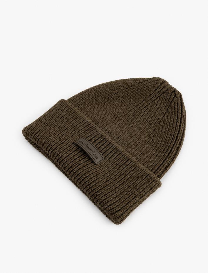 Erkek Katlı Bere Slogan Baskılı Etiket Detaylı