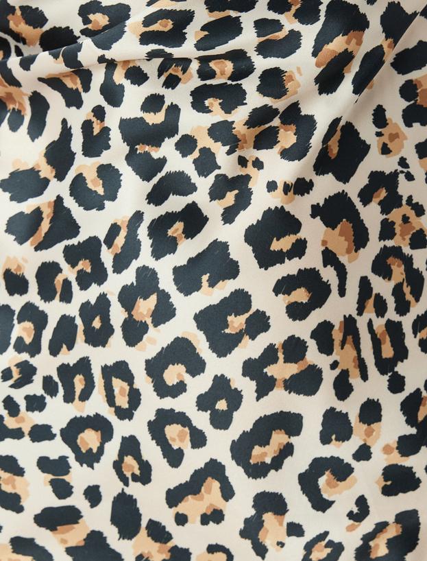 Degaje Yaka Saten Leopar İp Askılı Midi Slip Elbise_5