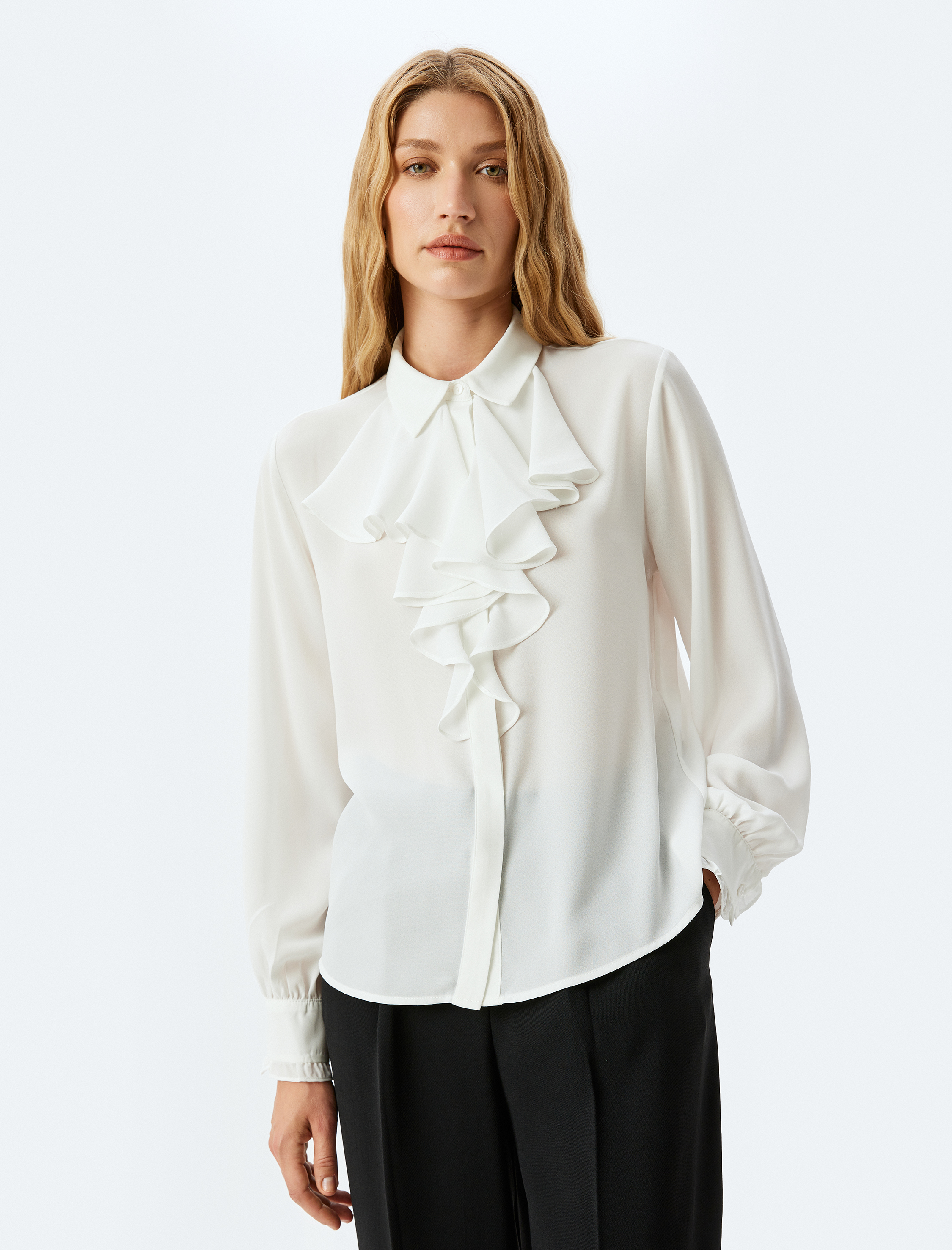   Uzun Kollu Fırfır Detaylı Gömlek