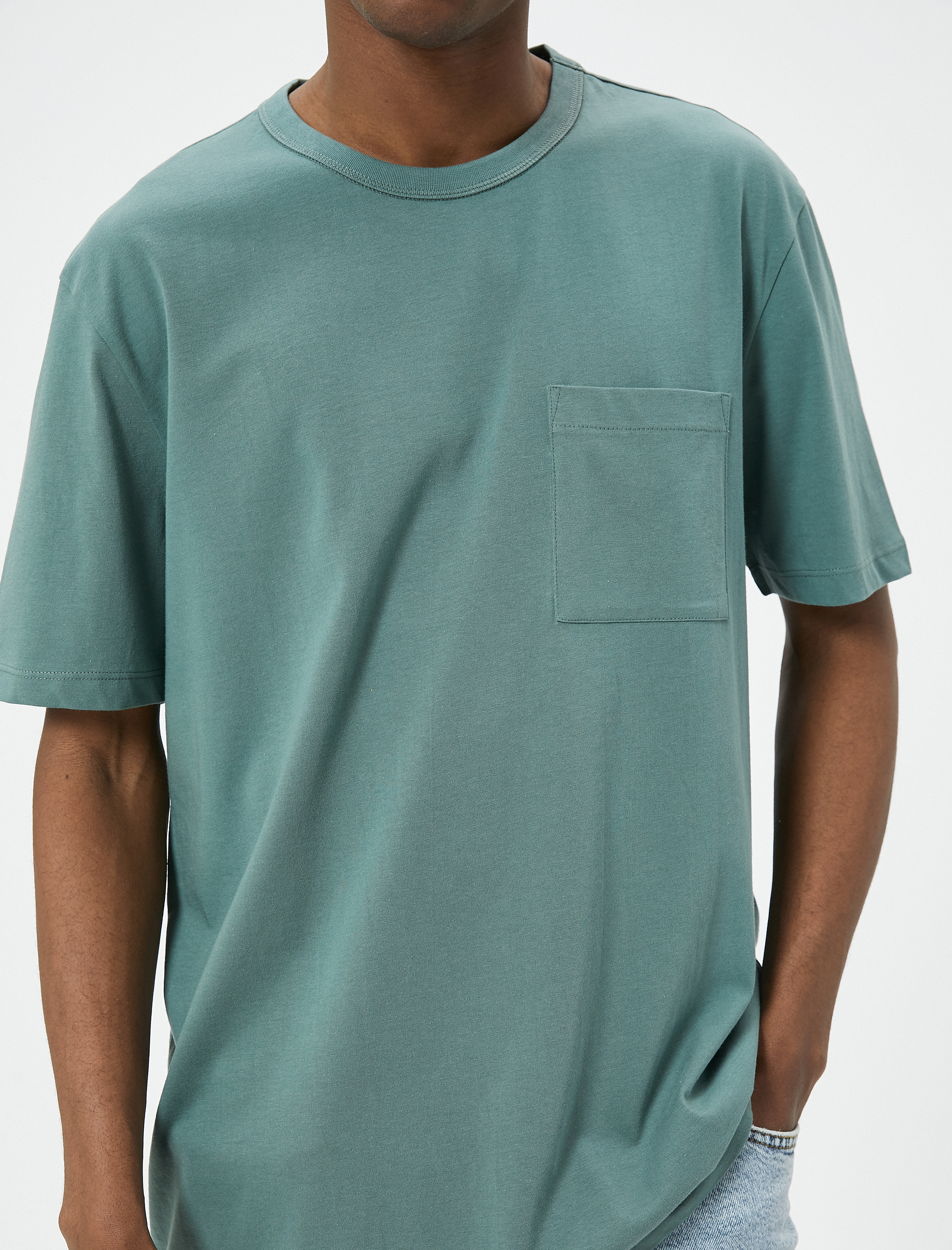   Cep Detaylı Kısa Kollu Regular Fit Bisiklet Yaka Pamuklu Tişört