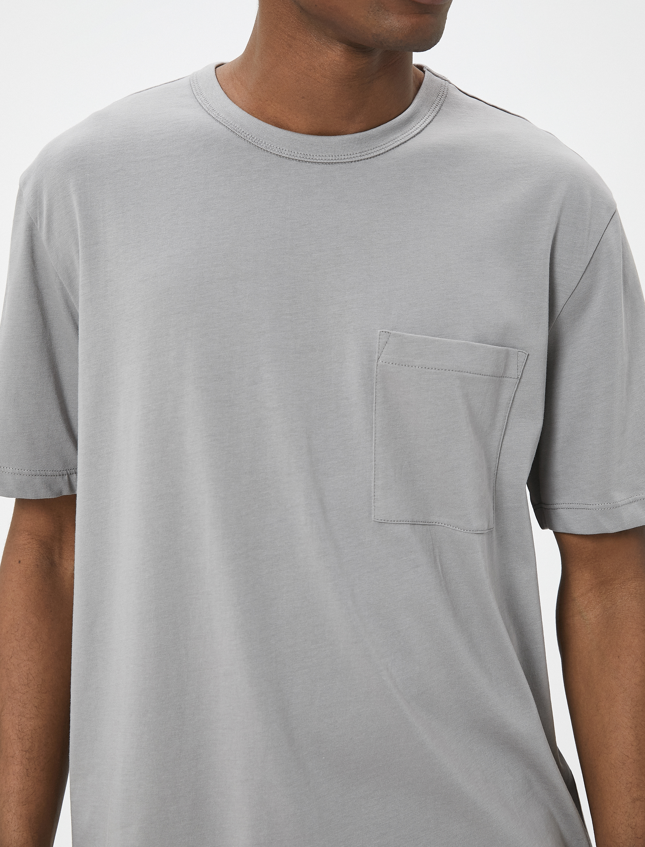   Cep Detaylı Kısa Kollu Regular Fit Bisiklet Yaka Pamuklu Tişört