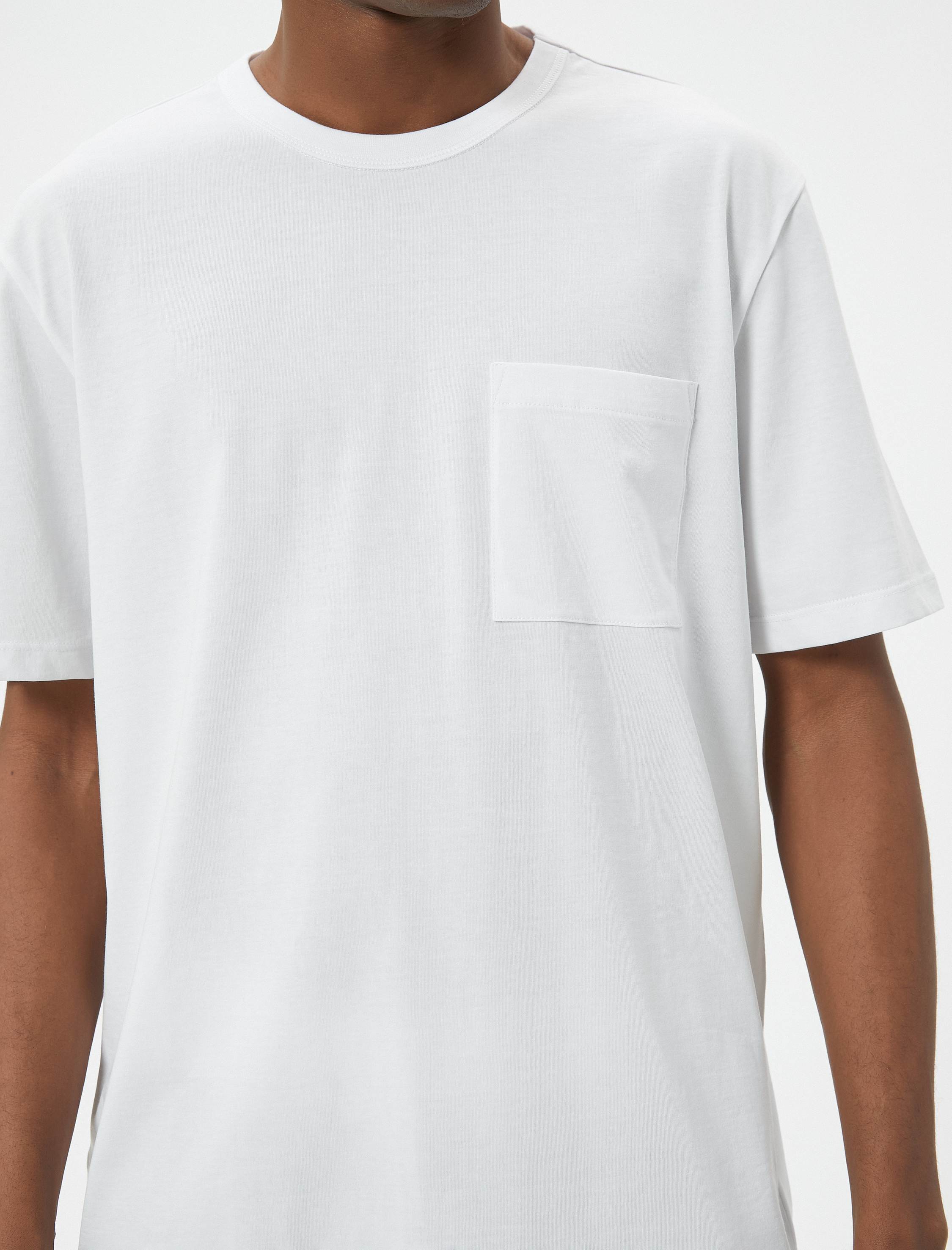   Cep Detaylı Kısa Kollu Regular Fit Bisiklet Yaka Pamuklu Tişört